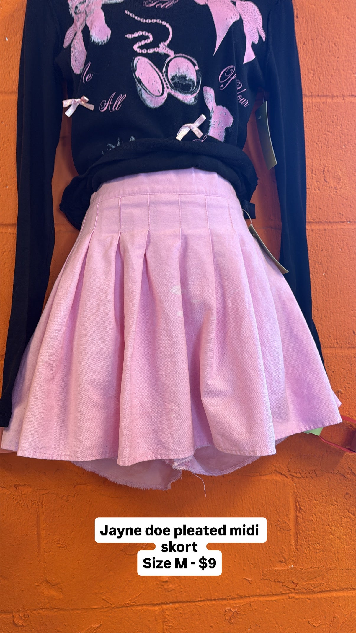 pink jayne doe pleated mini skirt, m