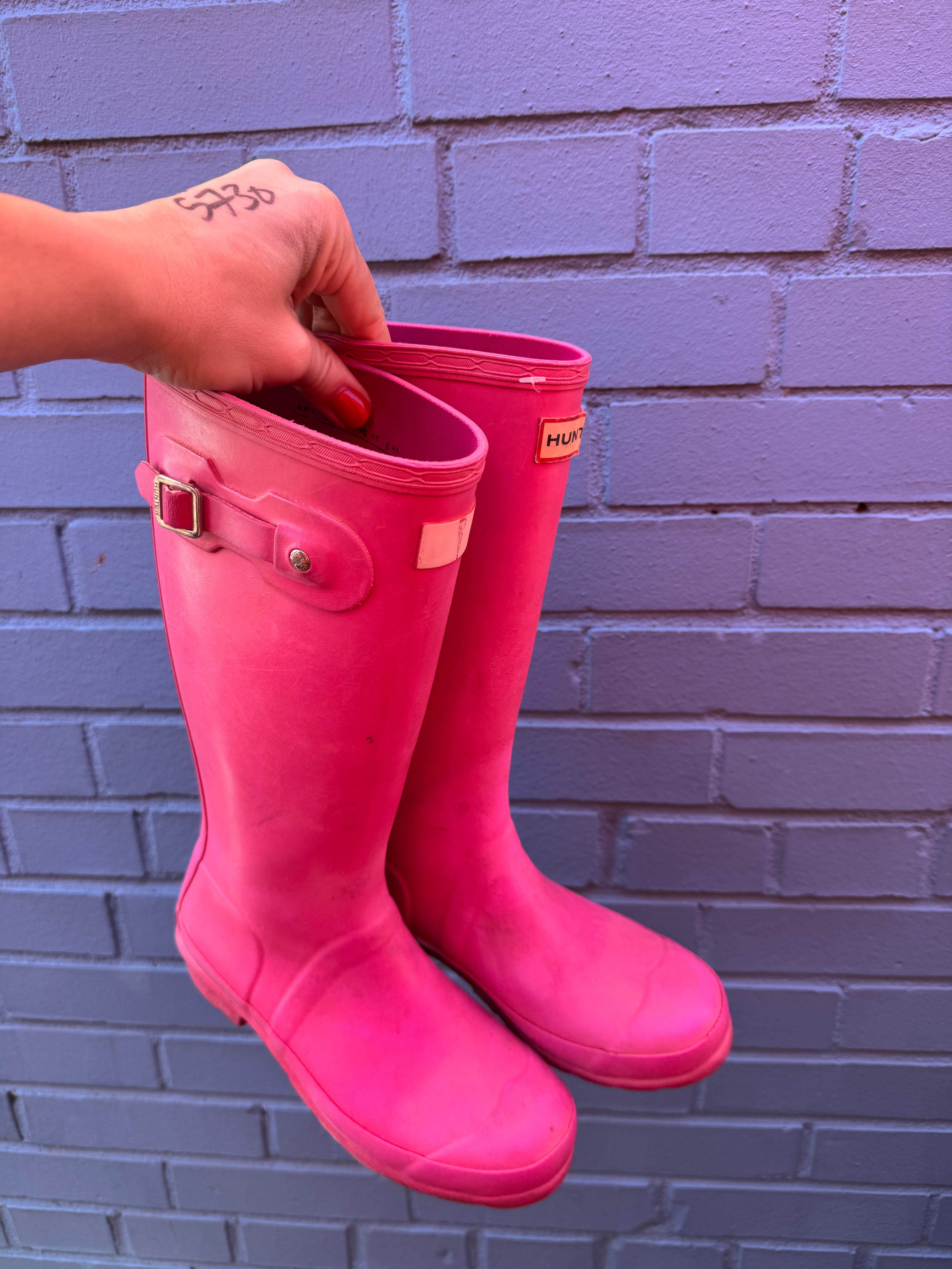 Pink Hunter Rainboots, 5 women’s