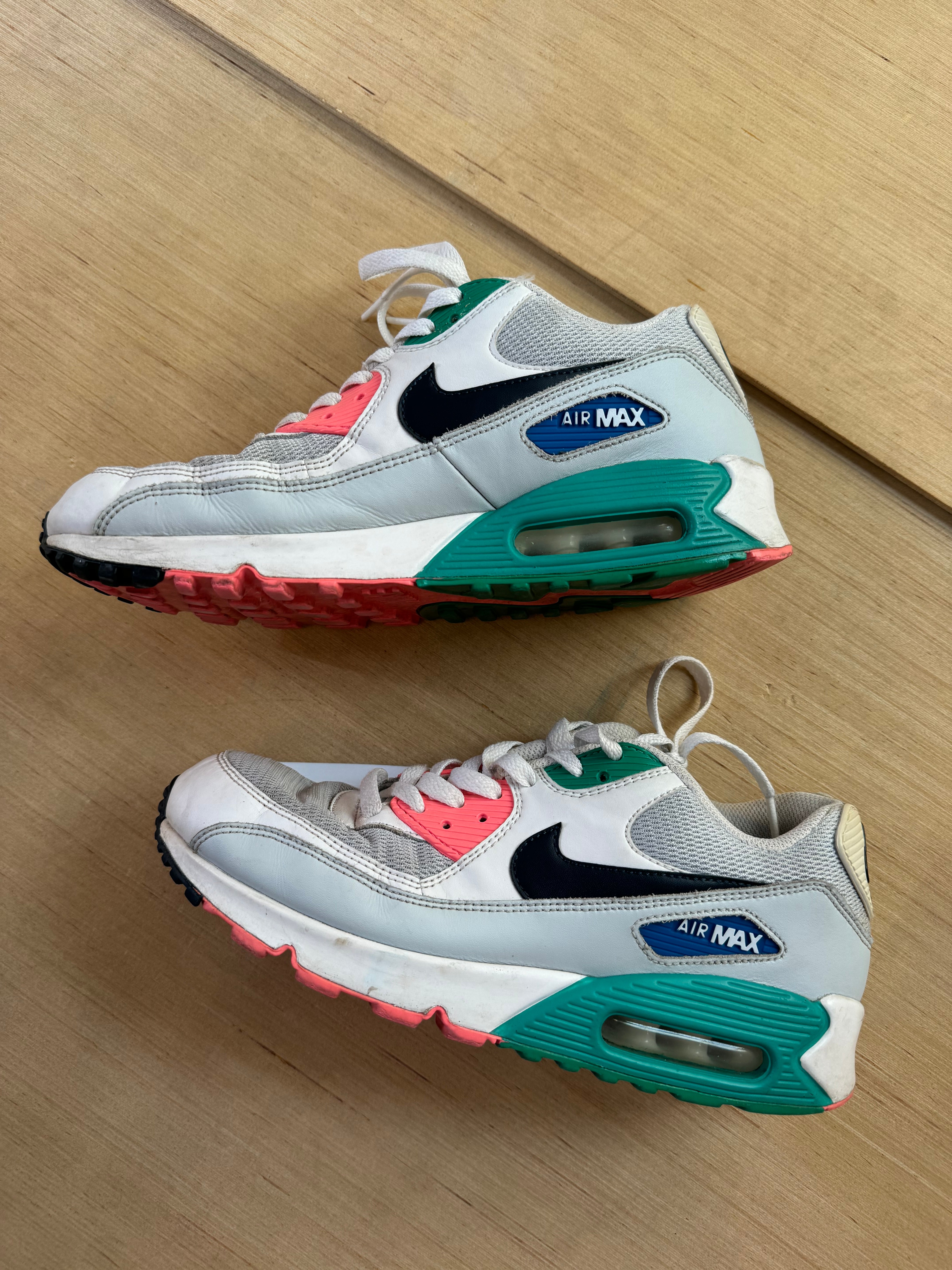 gray green nike airmax sneakers, 8.5 womens