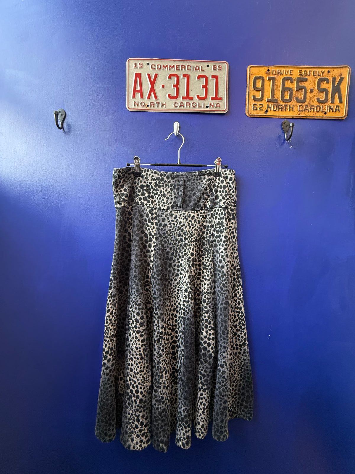 gray black blue lapis animal print knit skrit, s