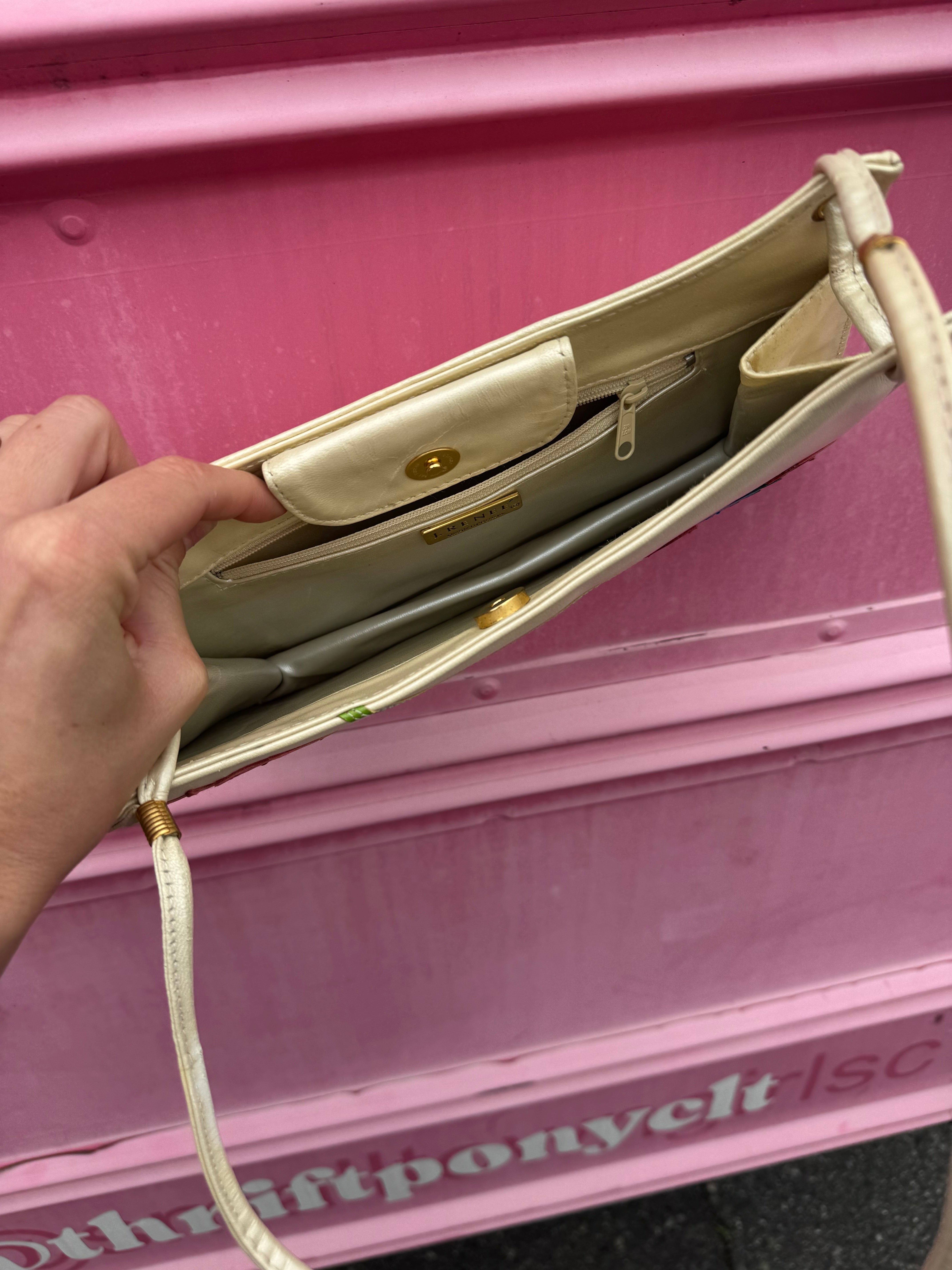 cream  vtg leather handbag with tulip design