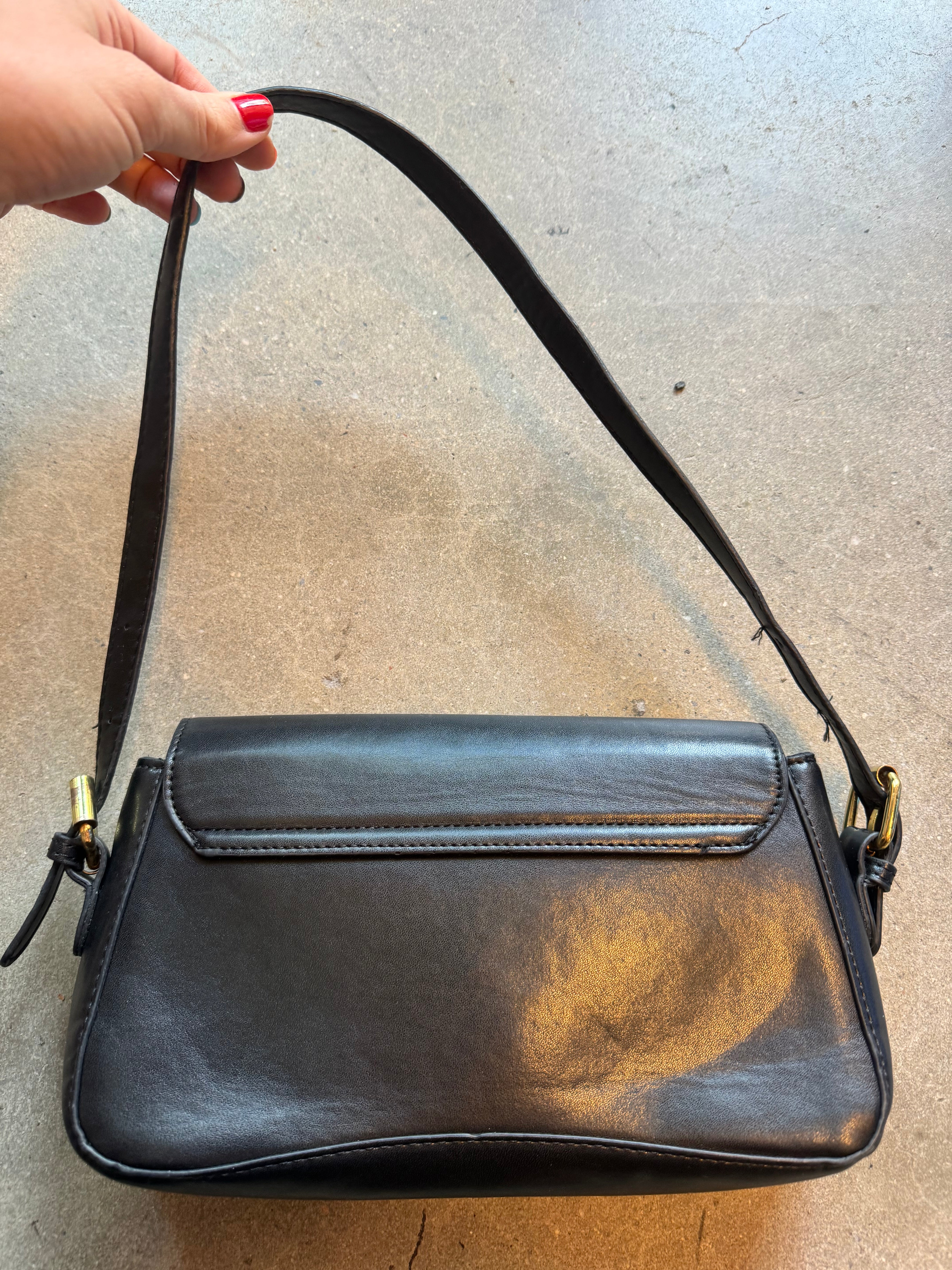 Black  leather shoulder Purse