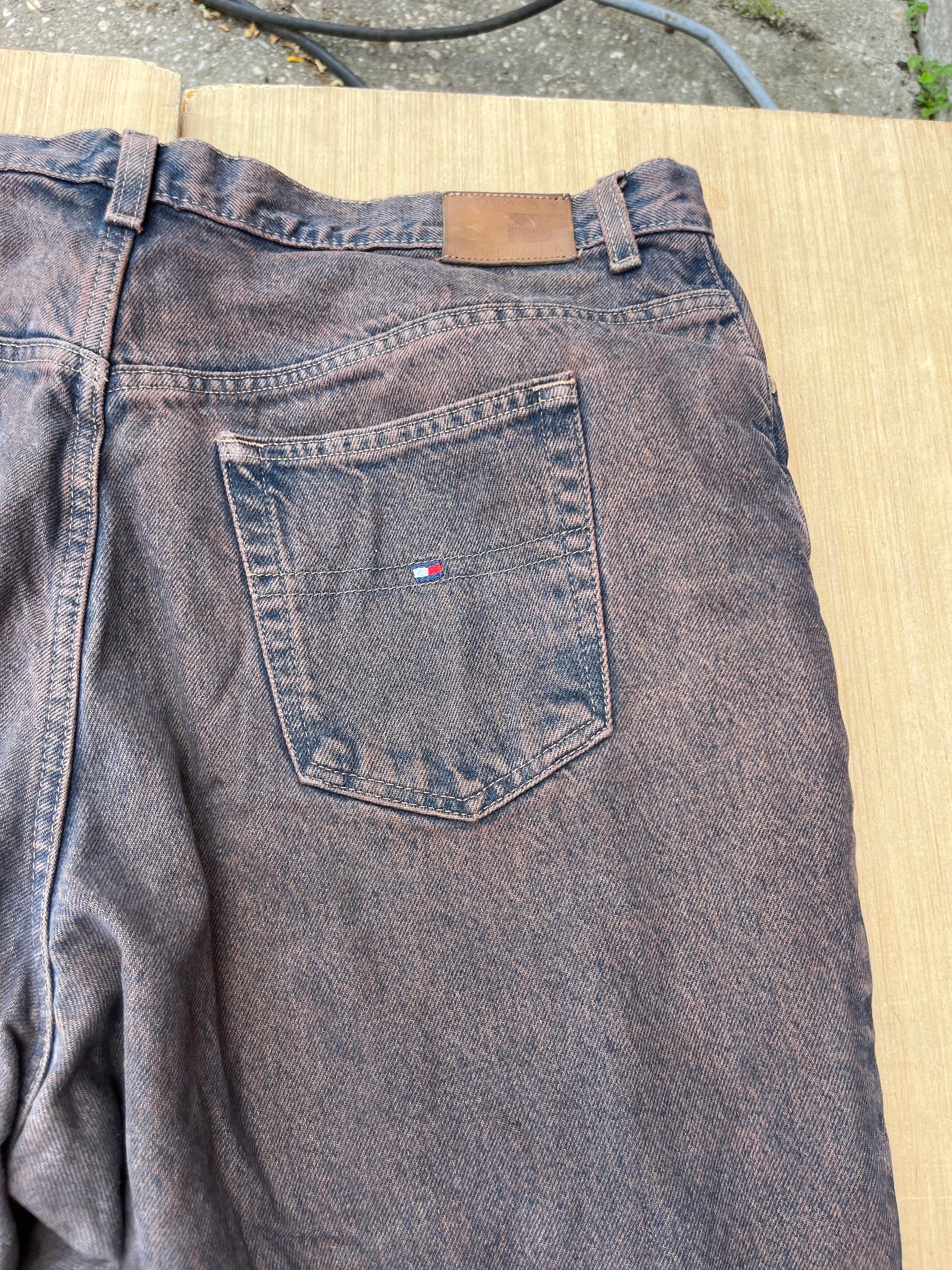 black red tommy hilfiger vtg jeans, 20