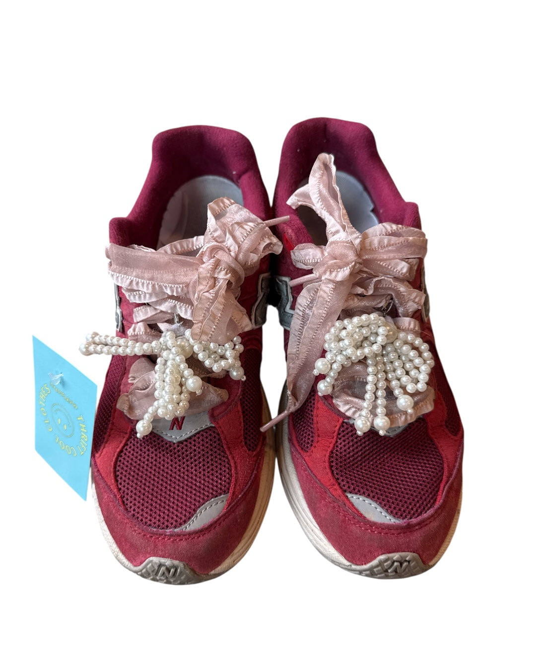 red new balance sneakers w ribbon laces, W8