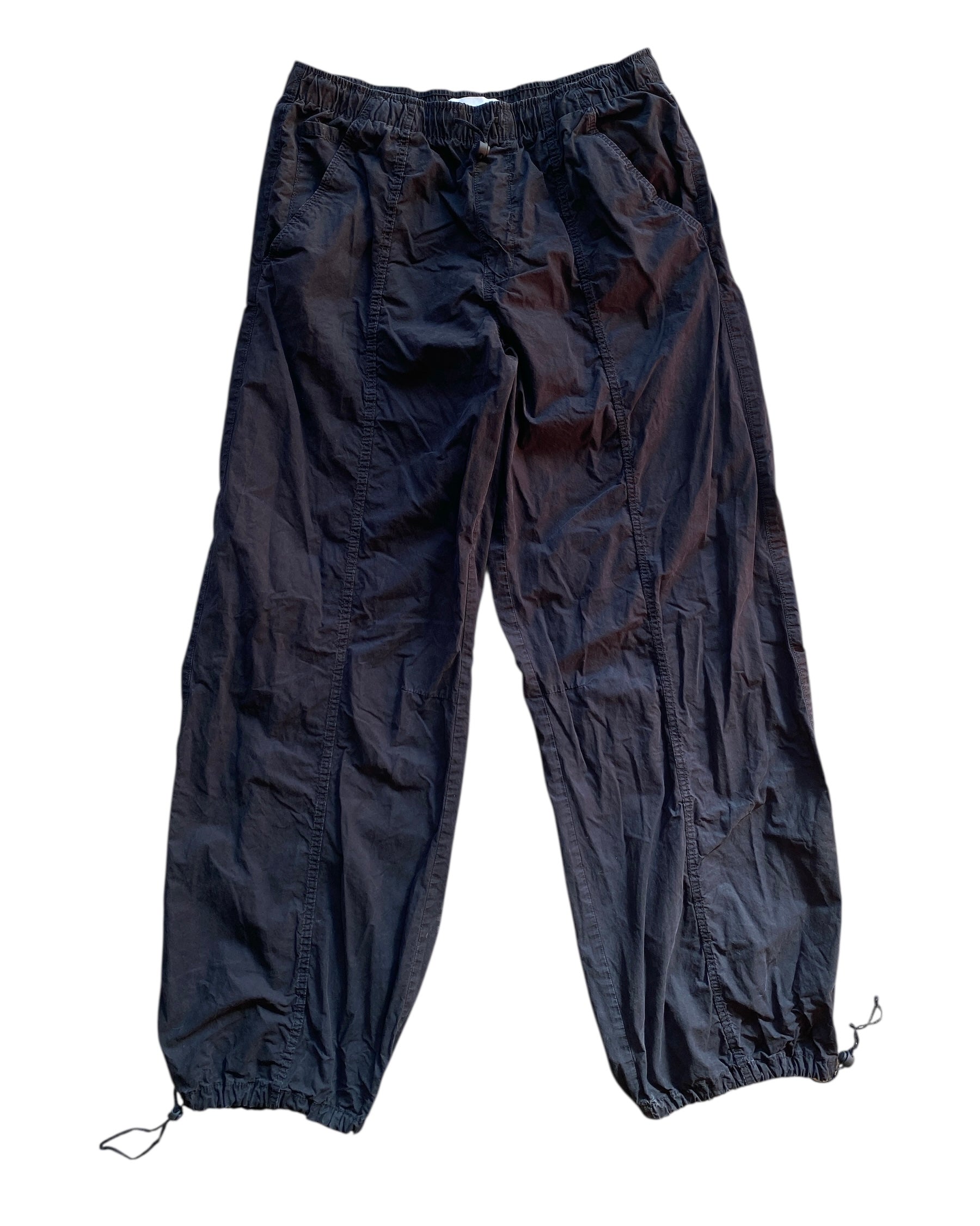 black zara cargo scrunch pants, s