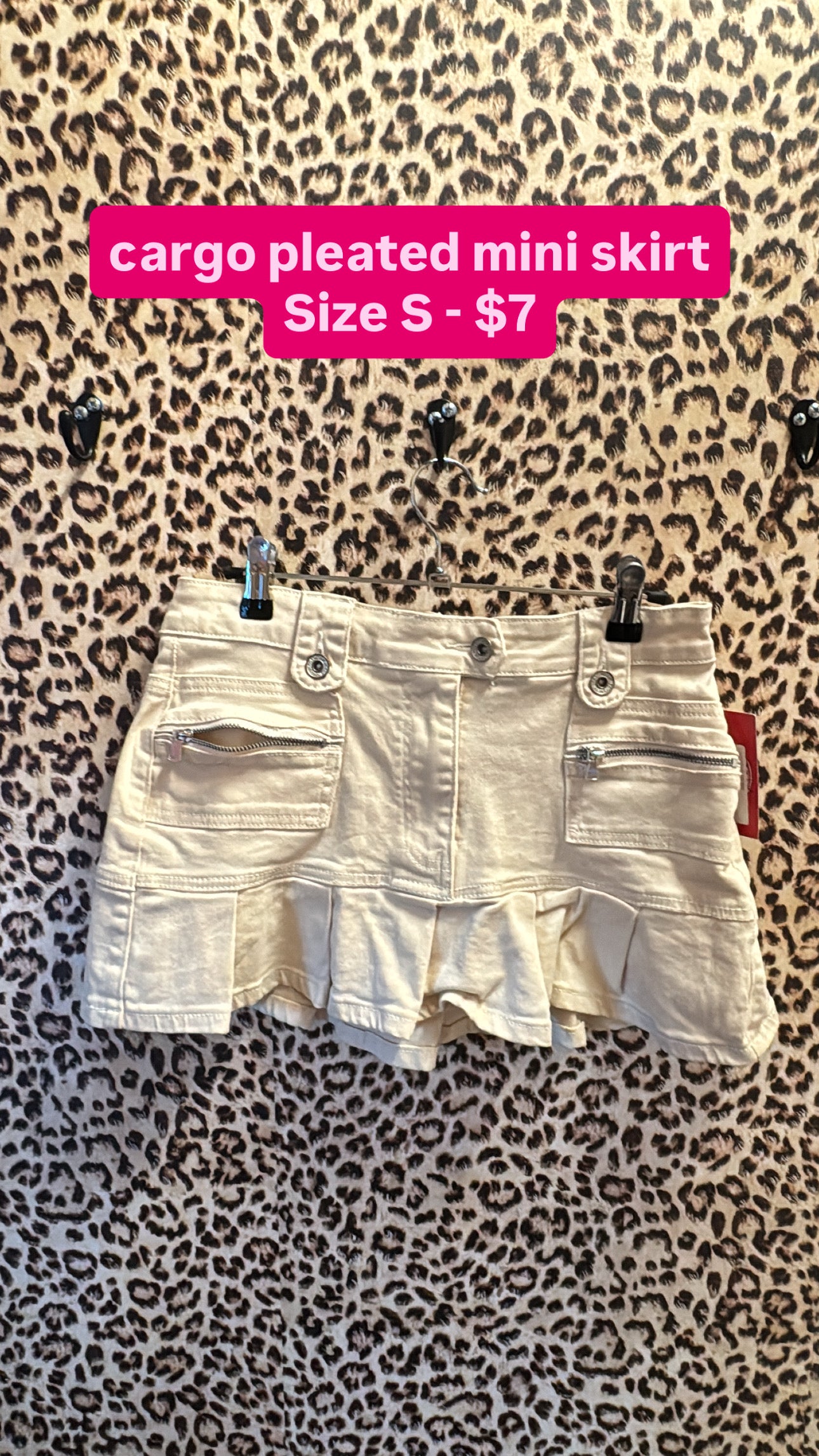 cream  cargo pleated mini skirt, S