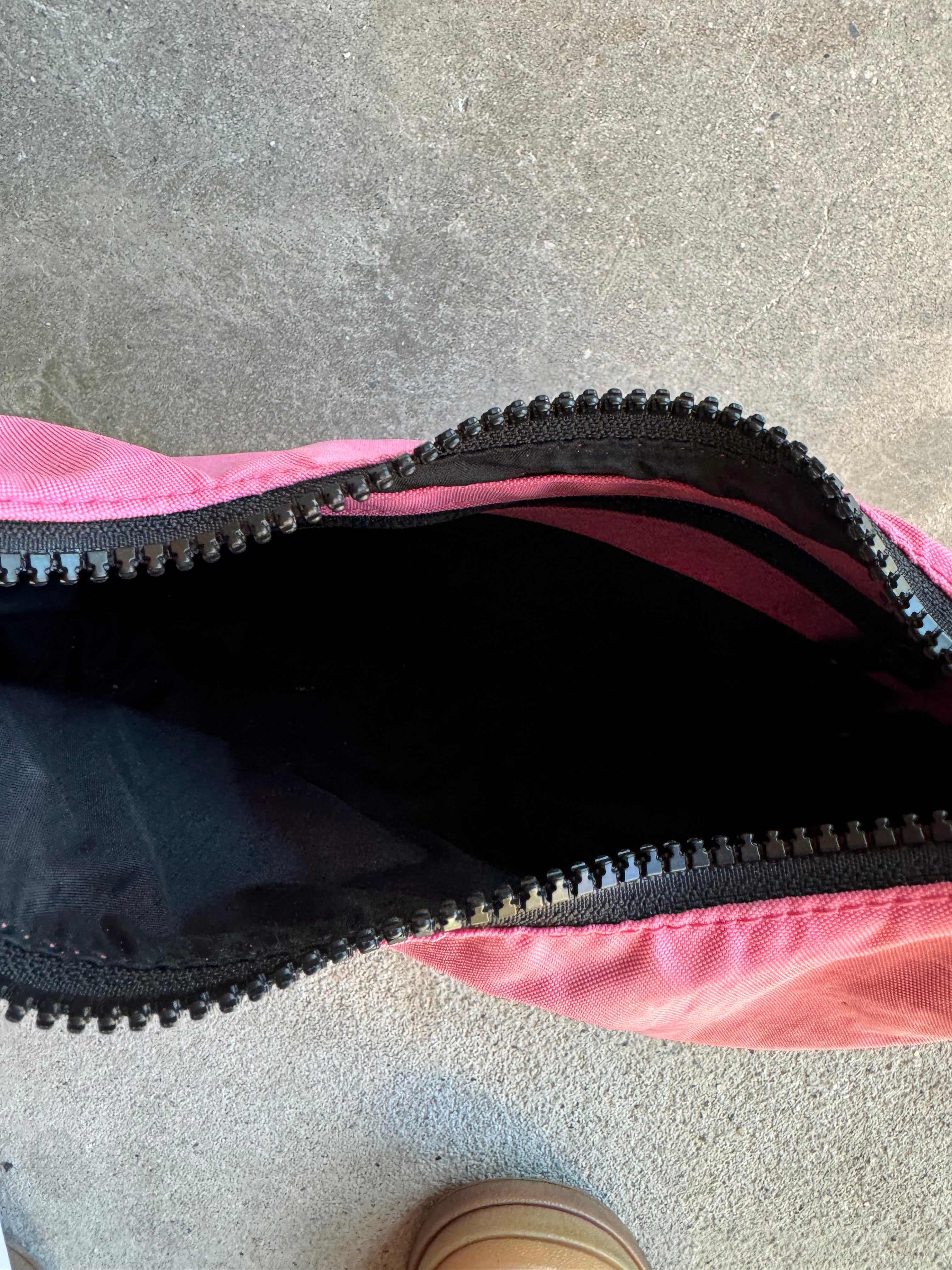 pink baggu
