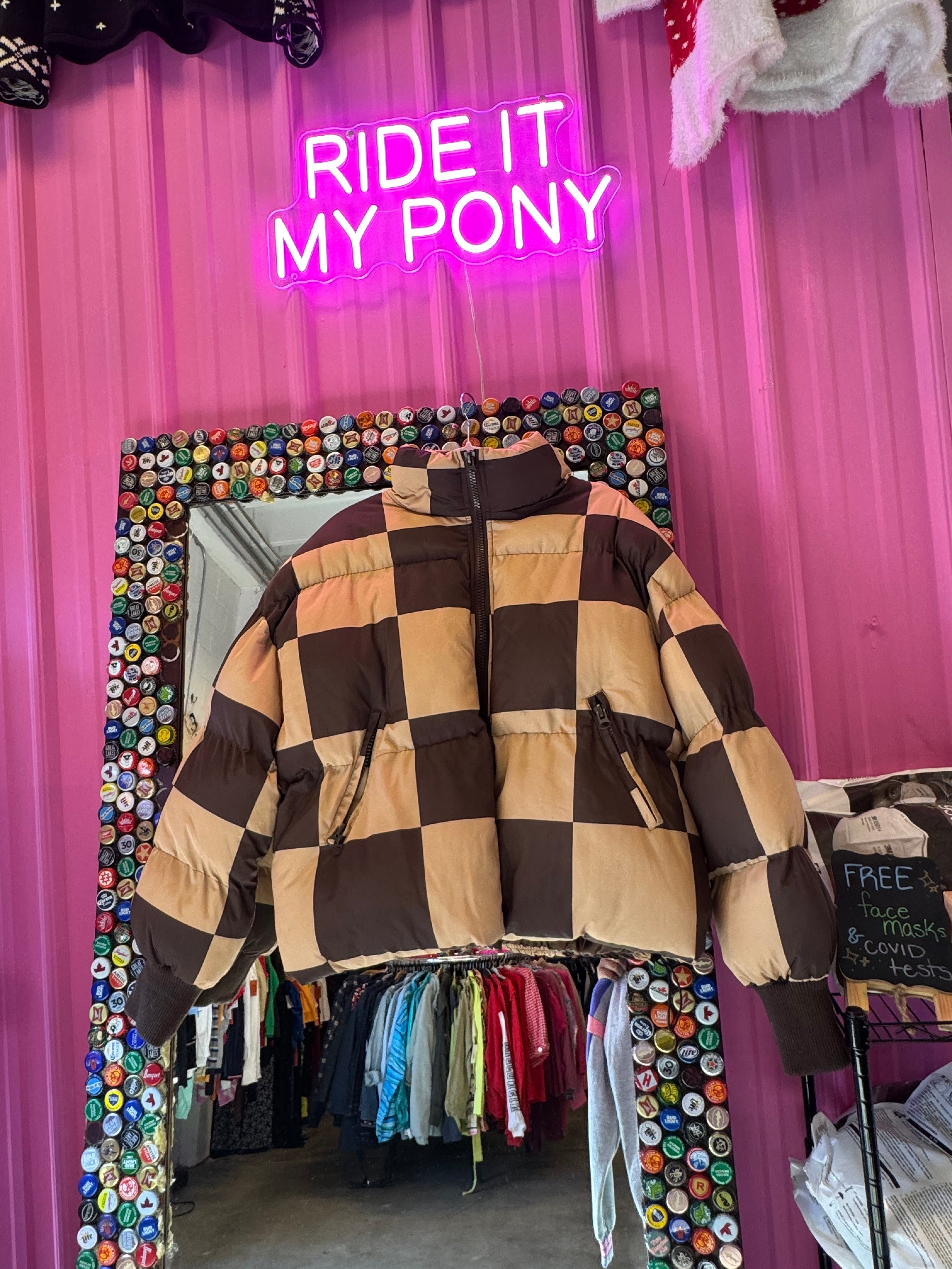 brown edikted checkered puffer, m