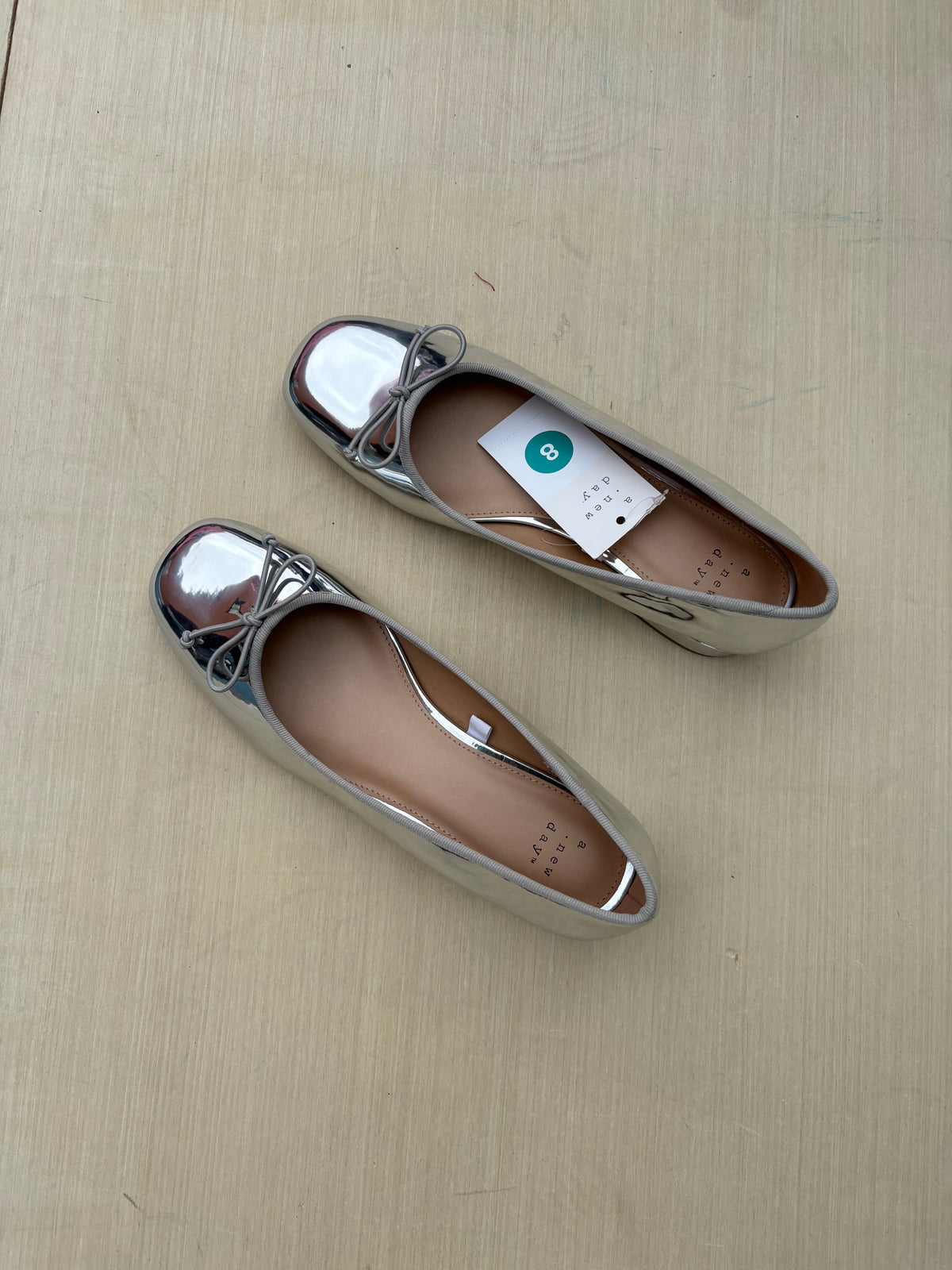 `silver a new day nwt glossy chrome ballet flats, 8