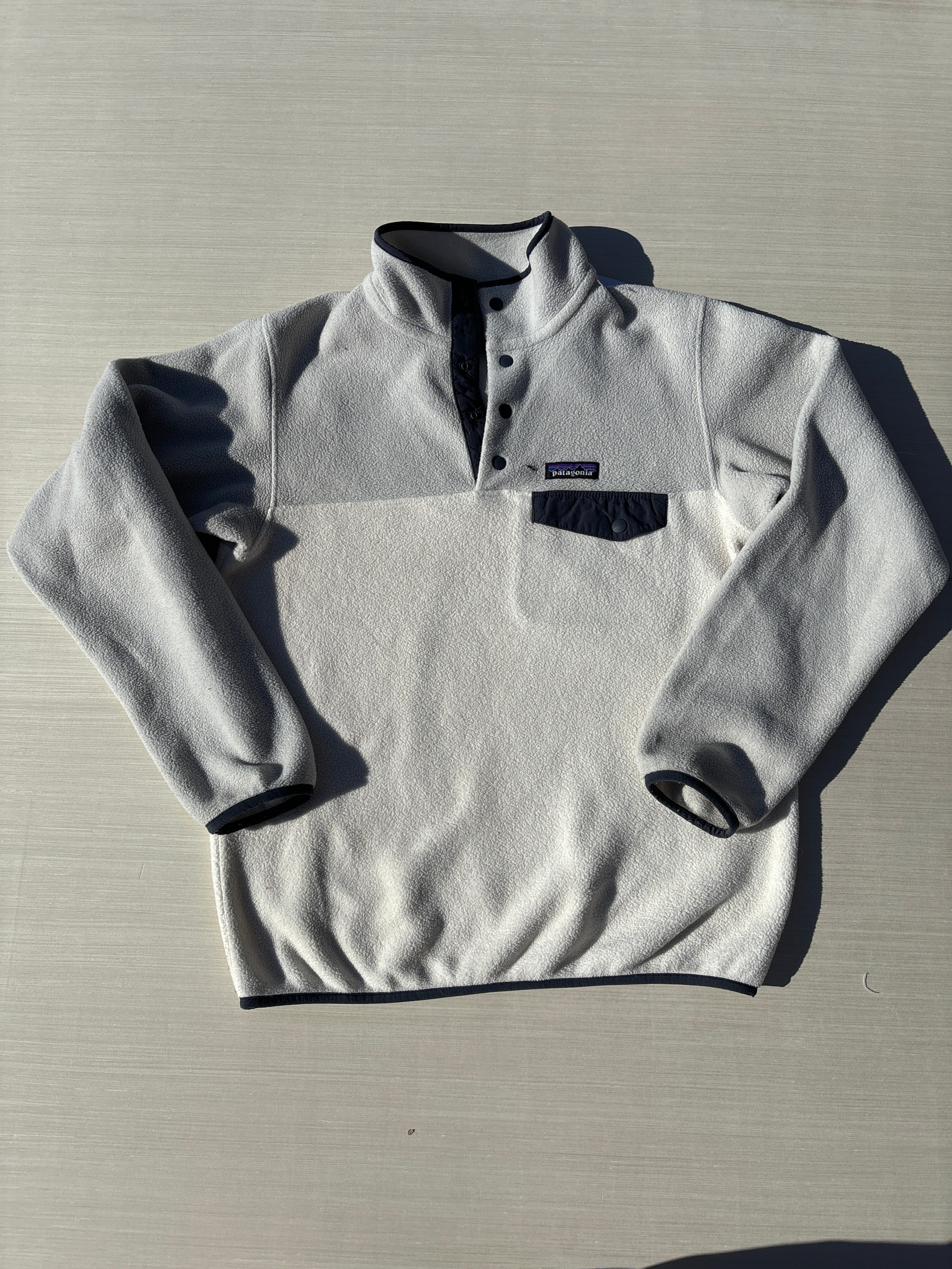 gray patagonia fleece pullover, s