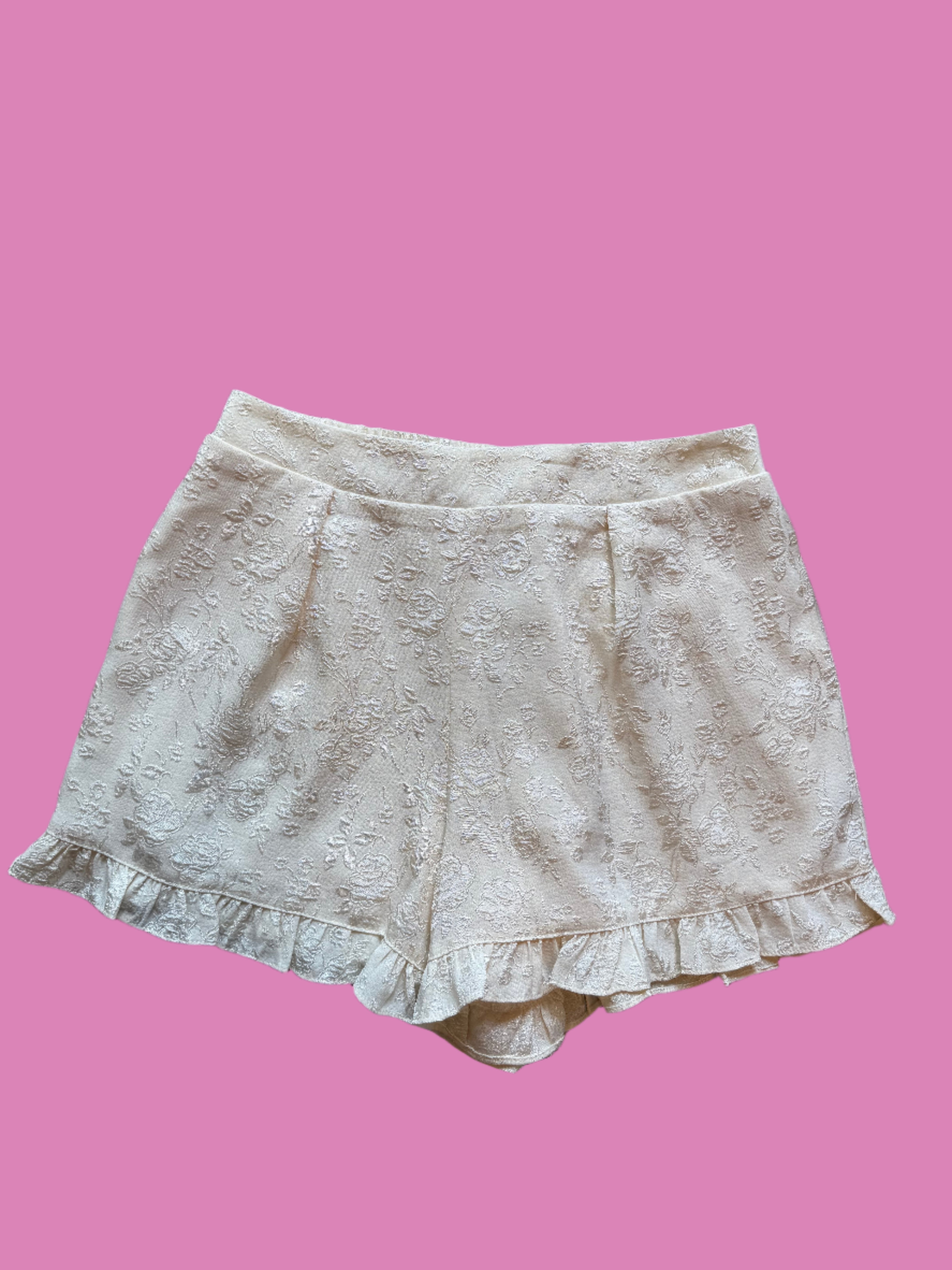 Cream Mi ami NWT ruffle shorts, M