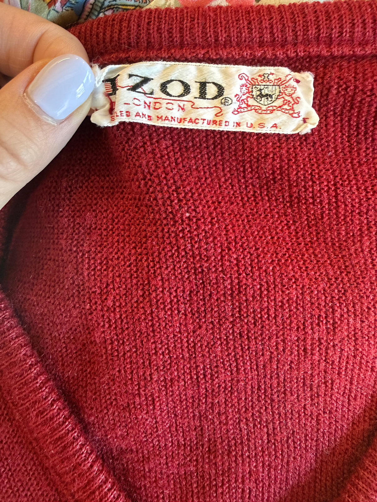 Red IZOD vtg sweater, L