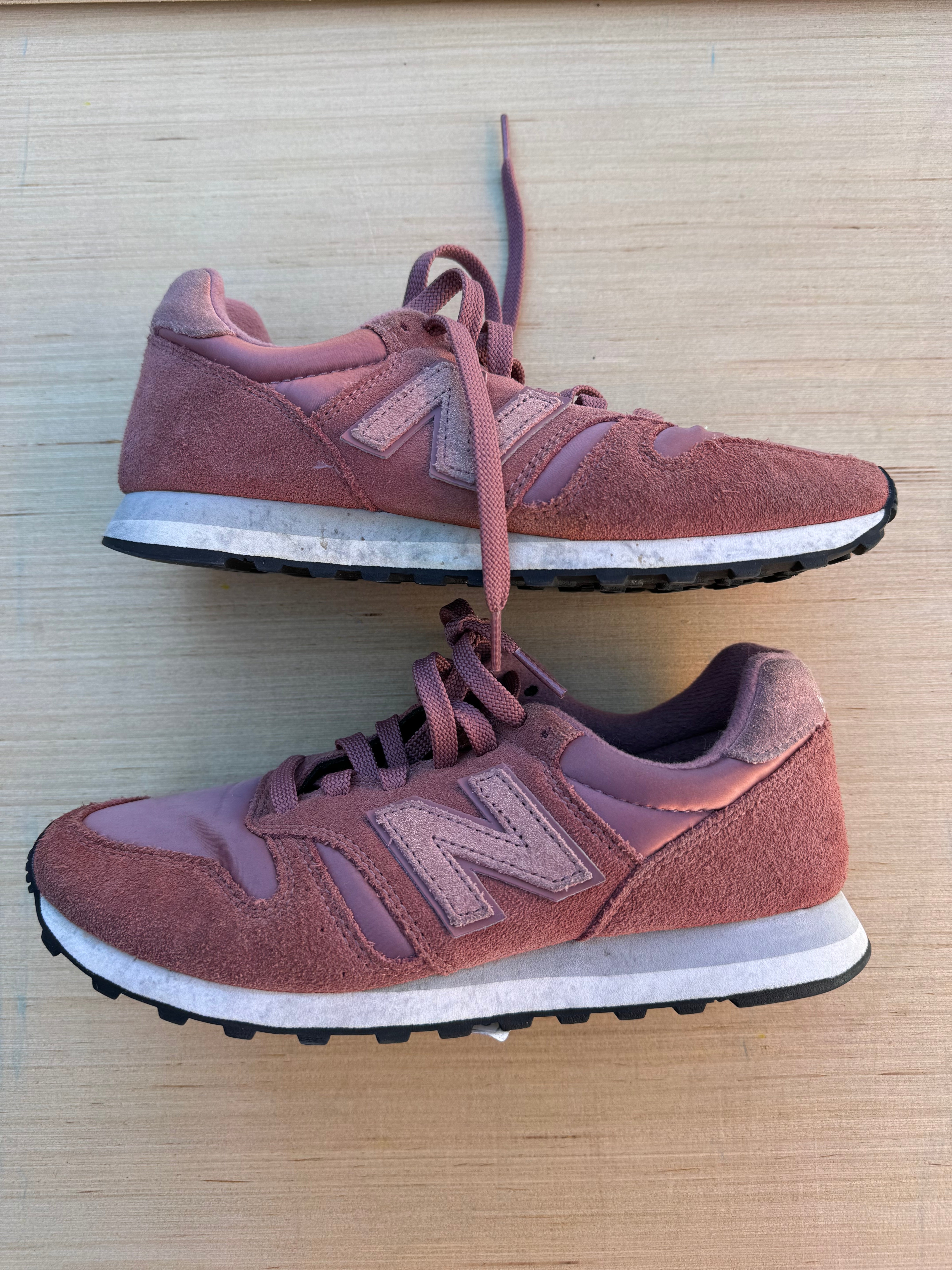 pink New balance sneakers, 7
