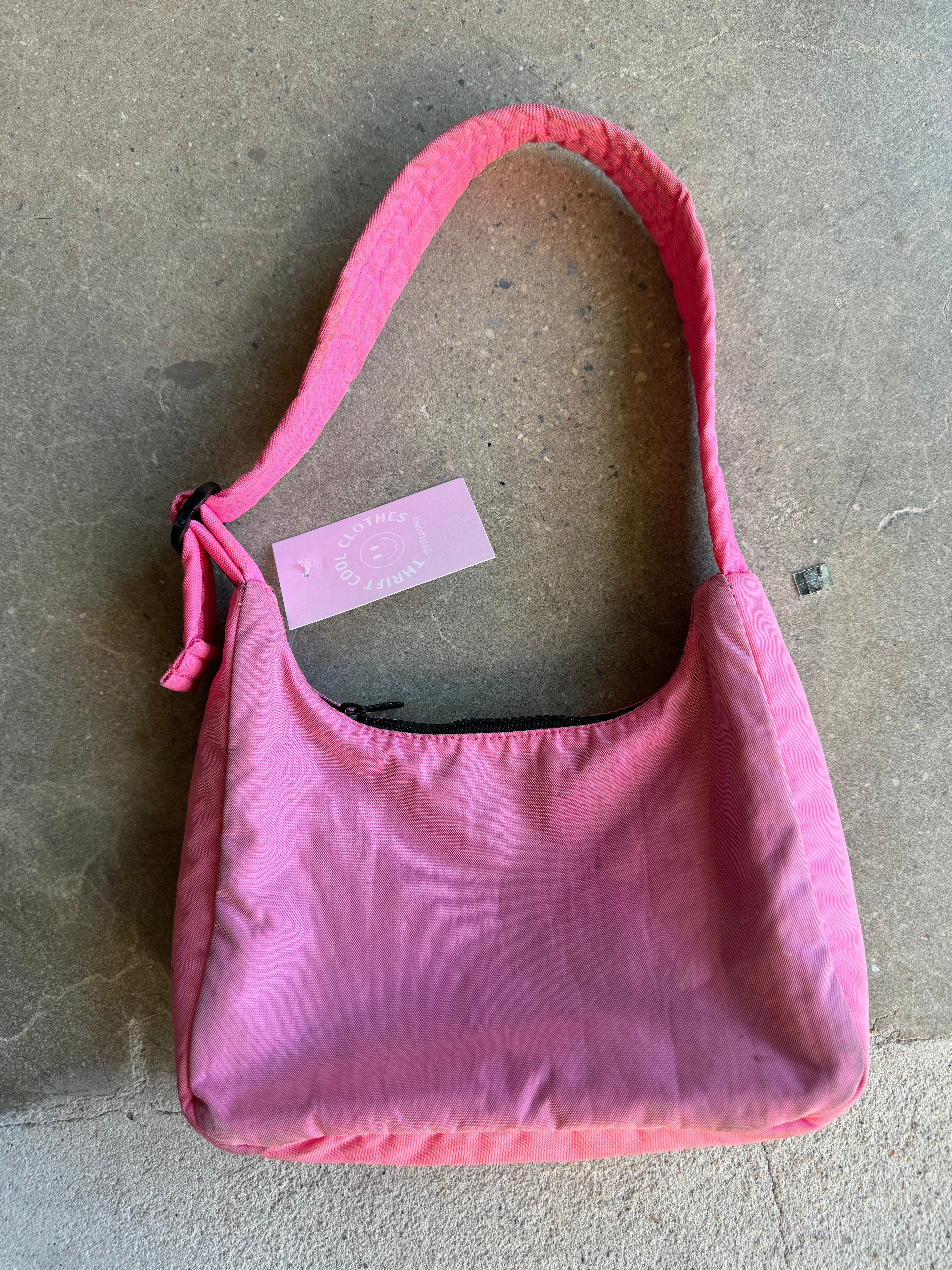 pink baggu