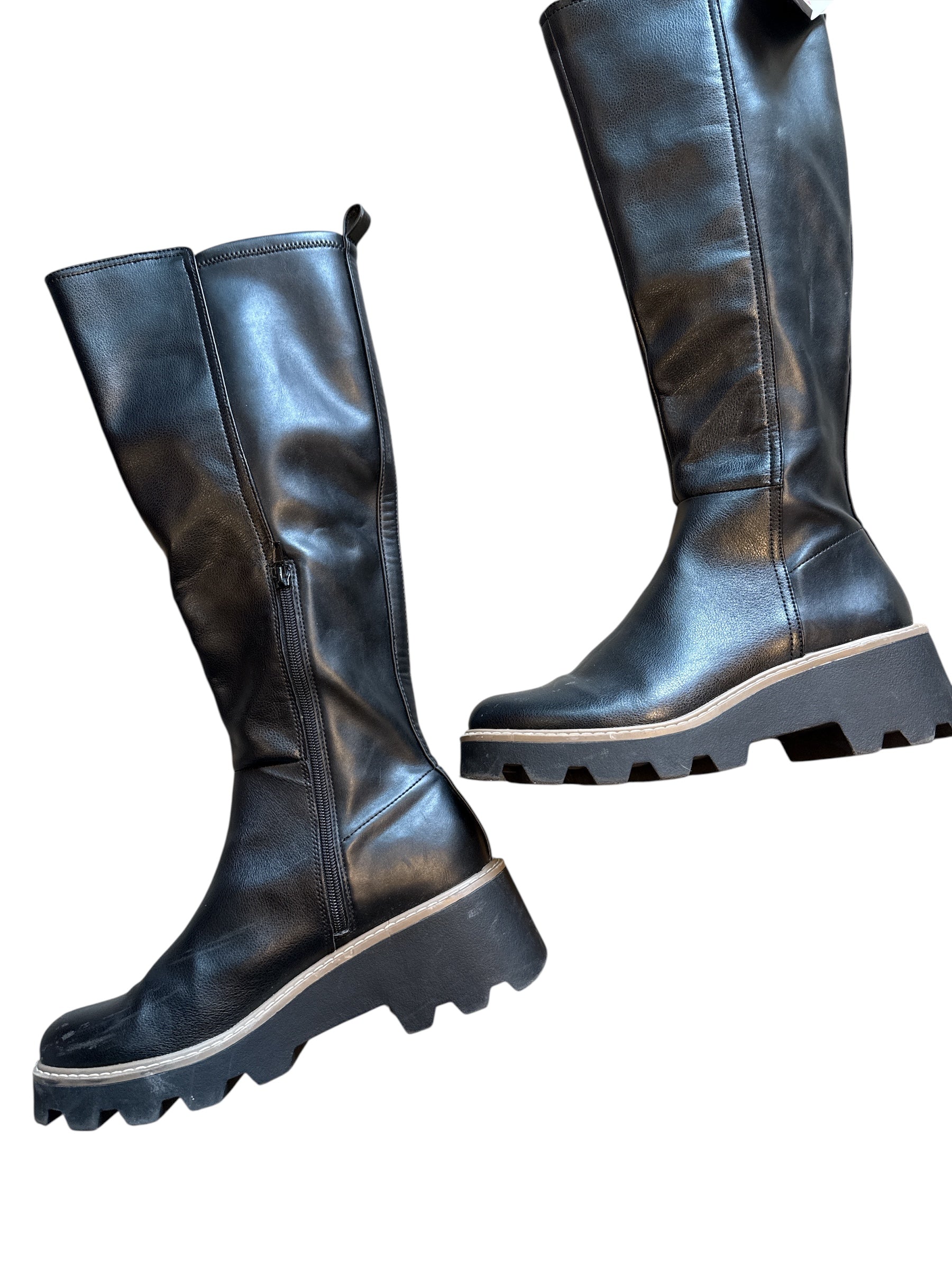 Black Dolce Vita flat form mid shaft boot, 11w