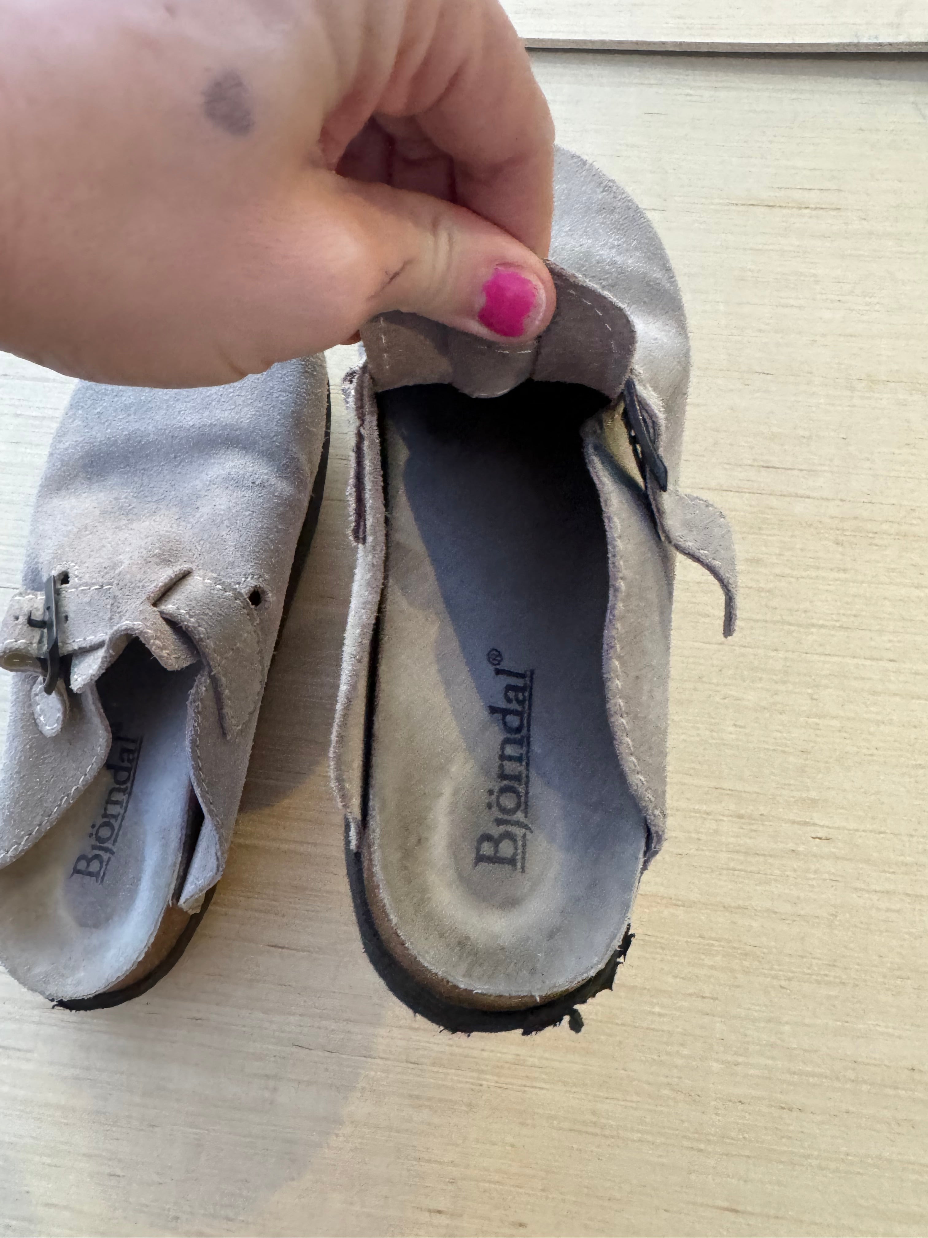 Tan Bjorndal Clogs, 8.5