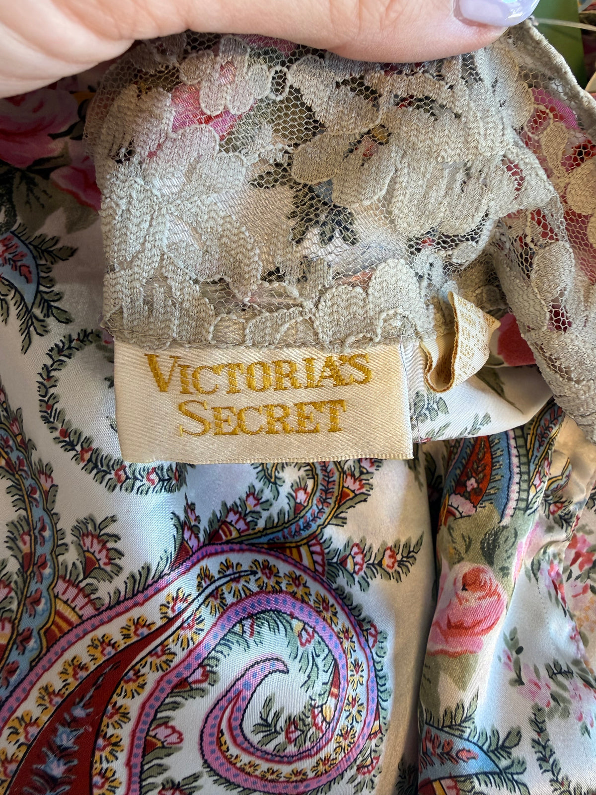 white green pink victorias secret paisley floral ls silky sleep top, l