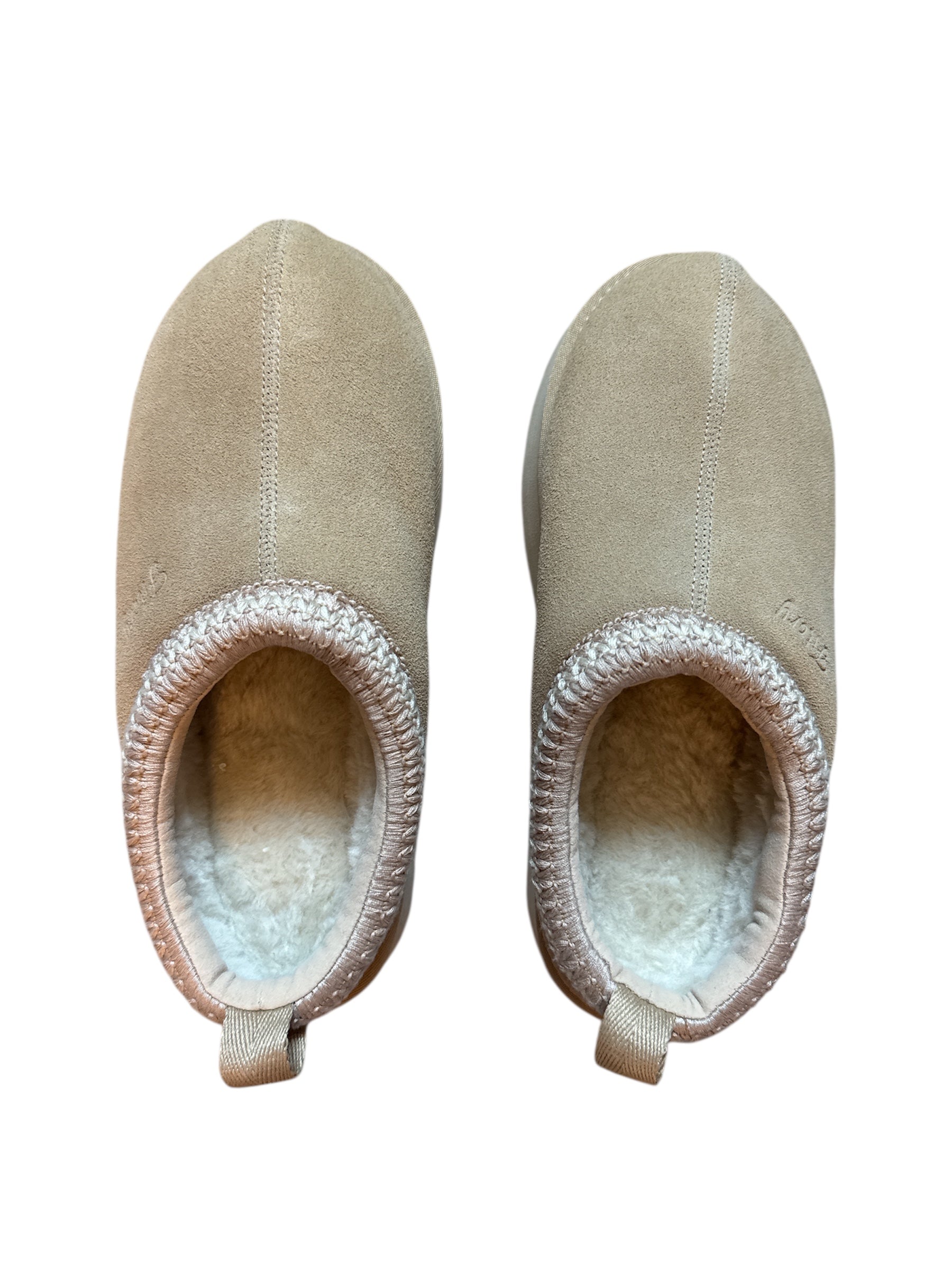 tan fitory fuggs, 9