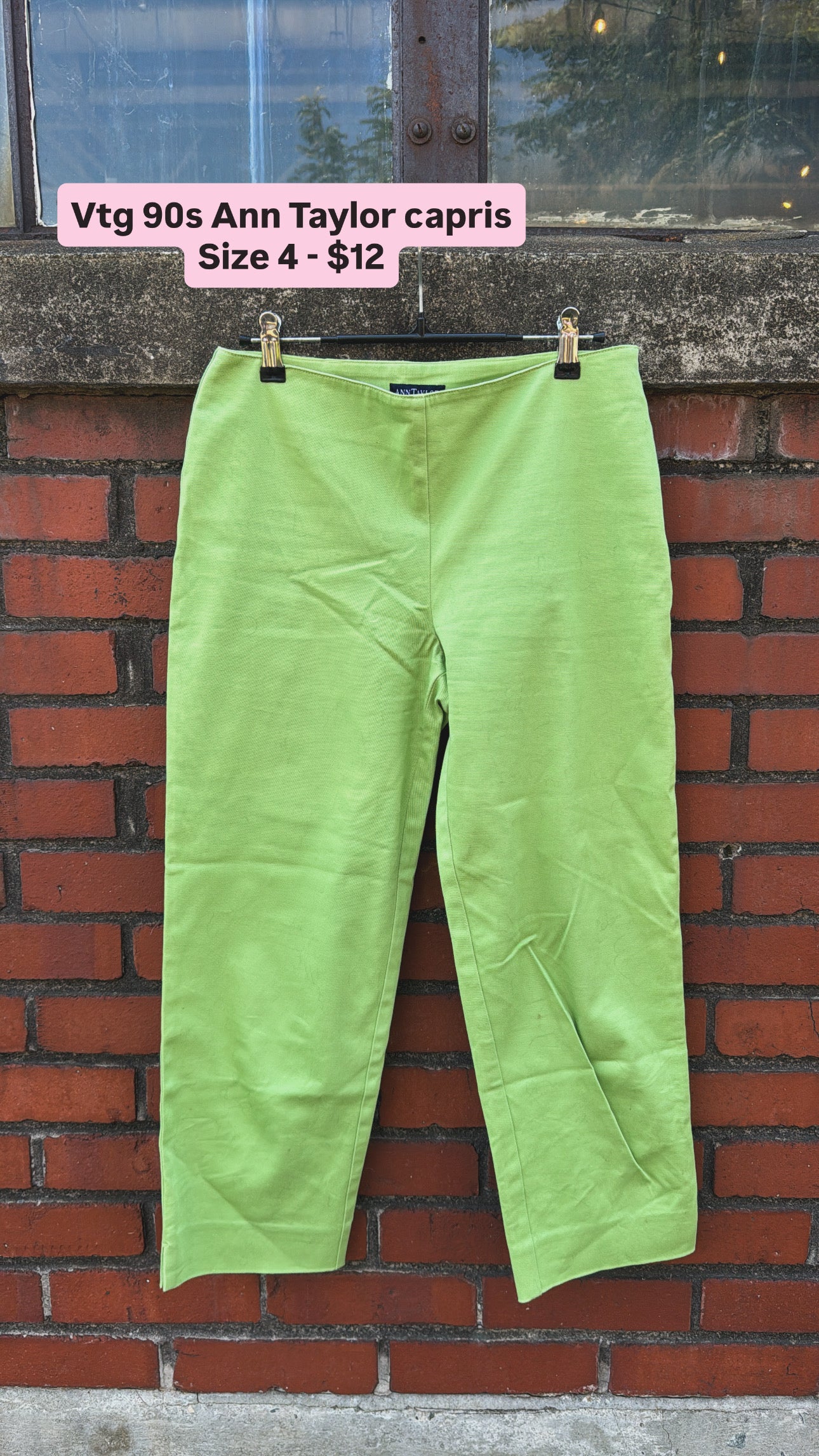 green ann taylor capri pants 98% cotton, 4