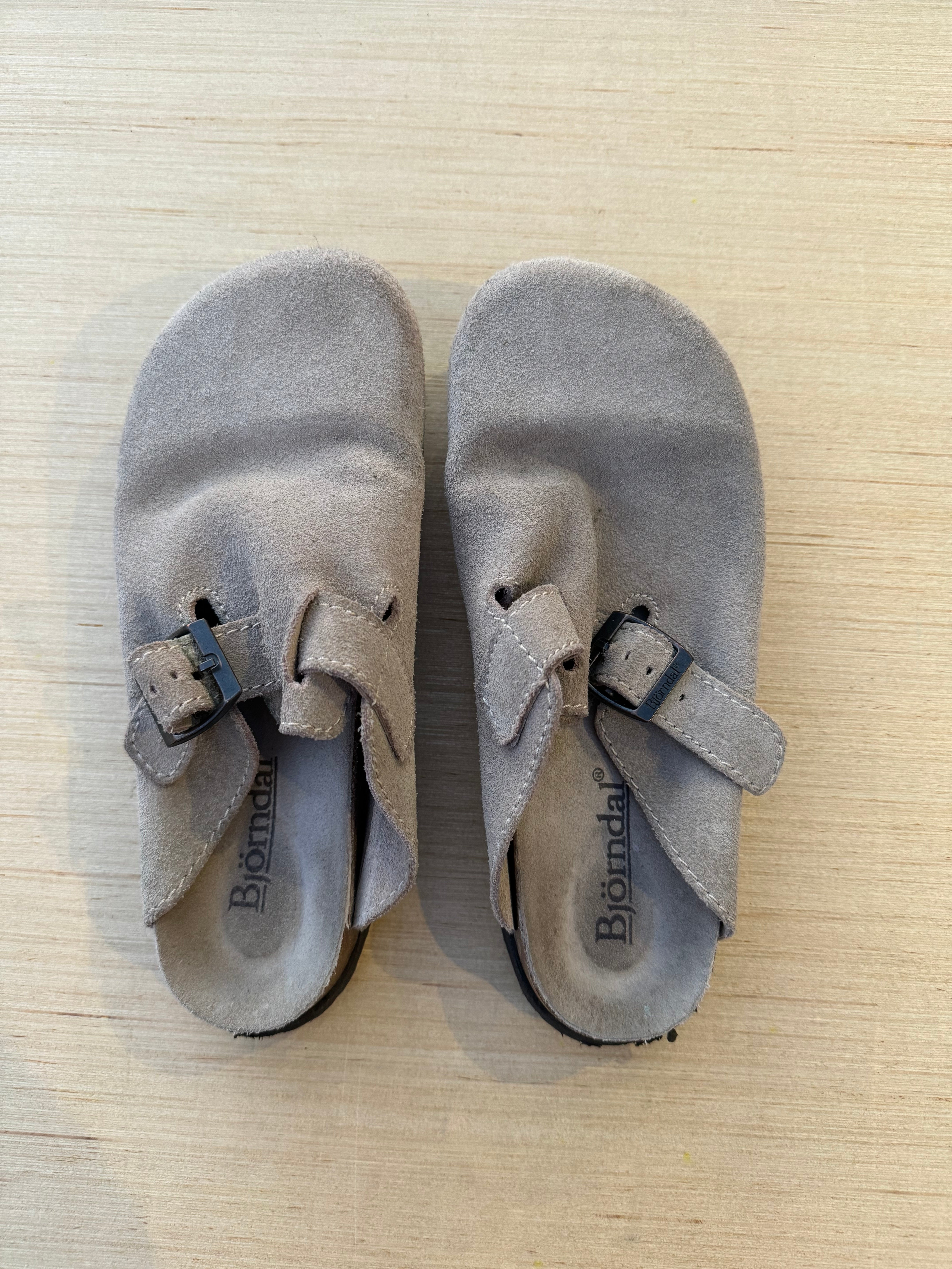Tan Bjorndal Clogs, 8.5