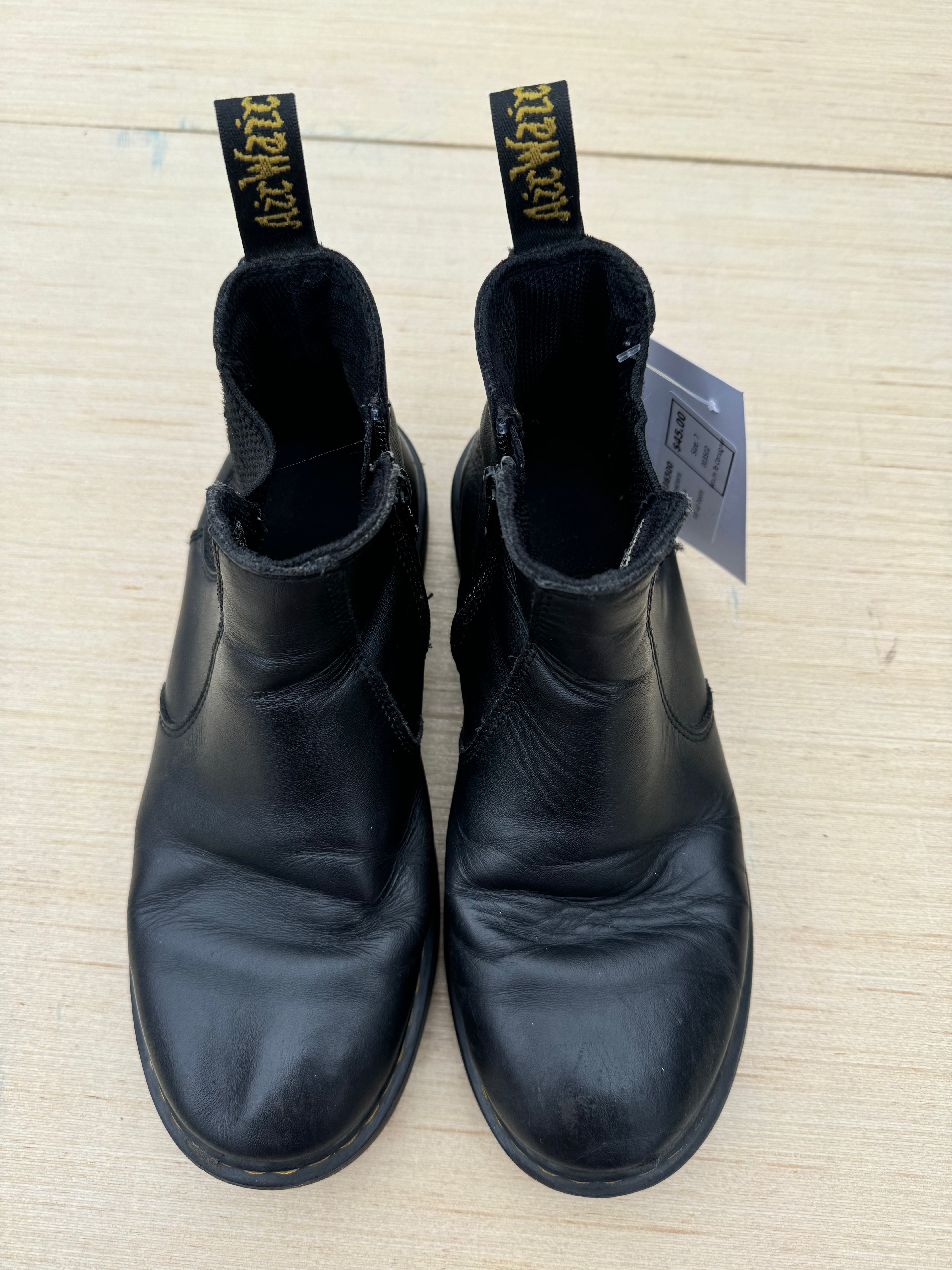 black dr martens zip up boots, 7