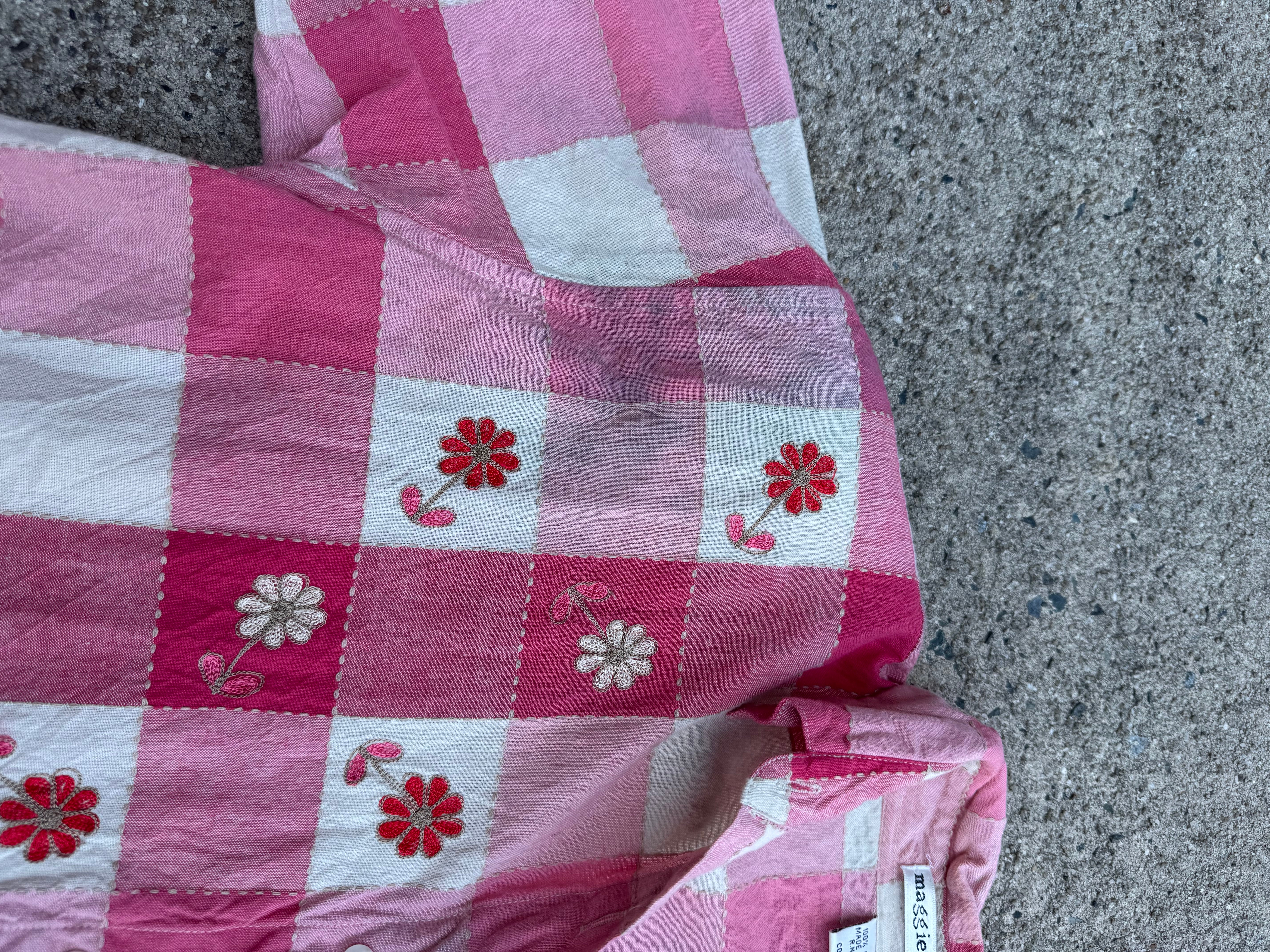 pink maggie & max plaid floral button down, m