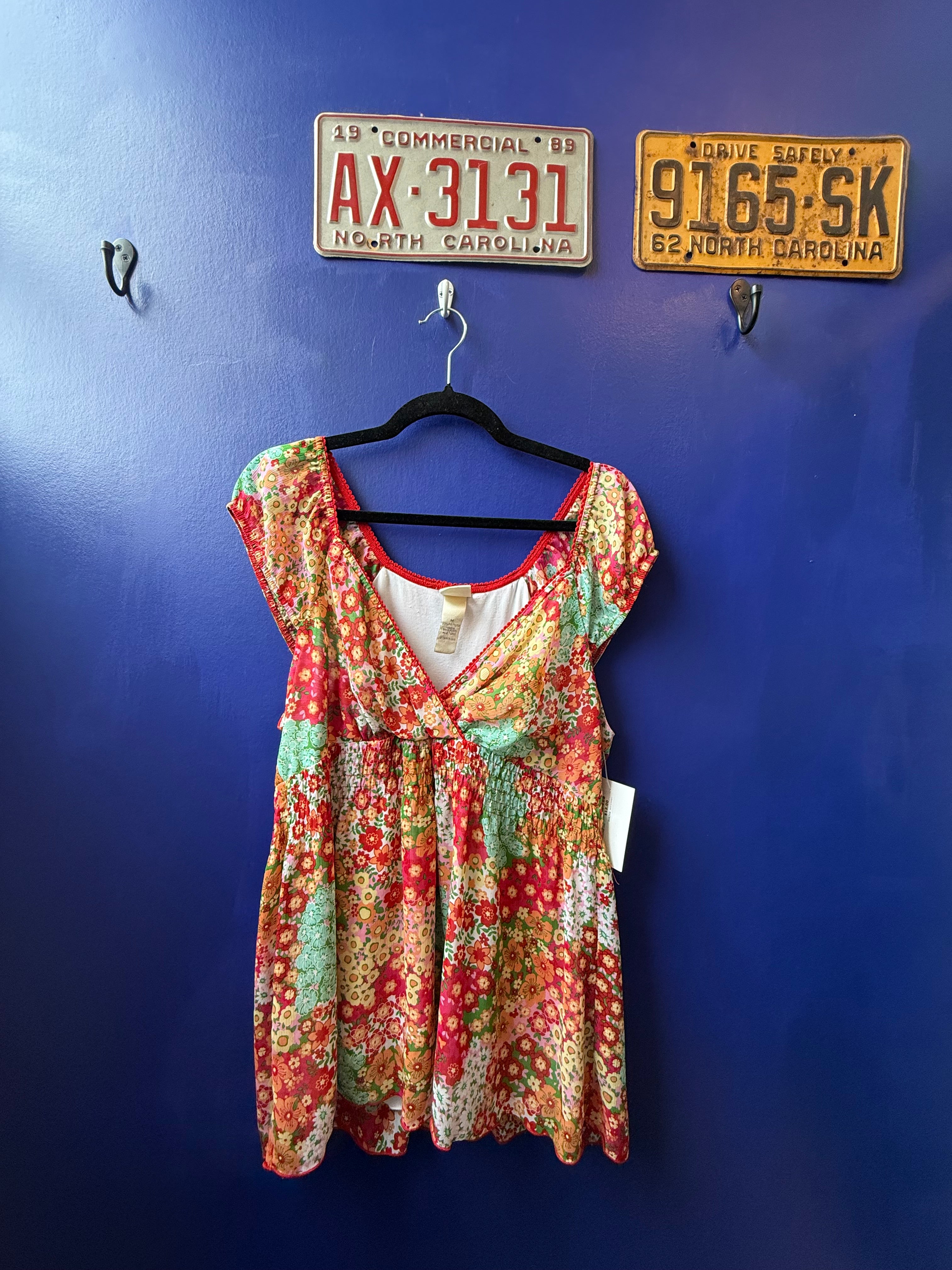 red green yellow fashion bug floral v neck babydoll top, m