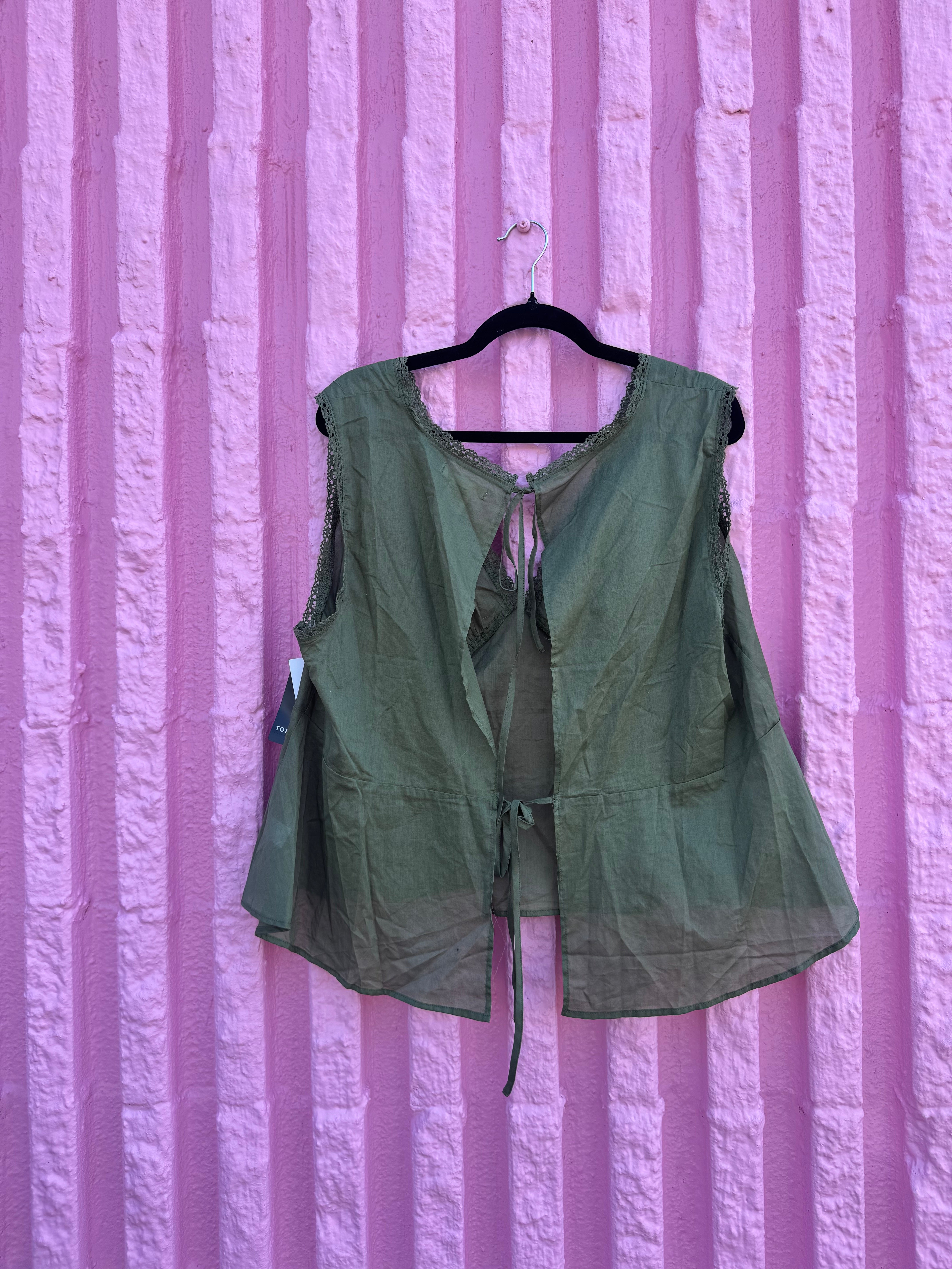 green festi lacey trim top, 0X (fits like L)
