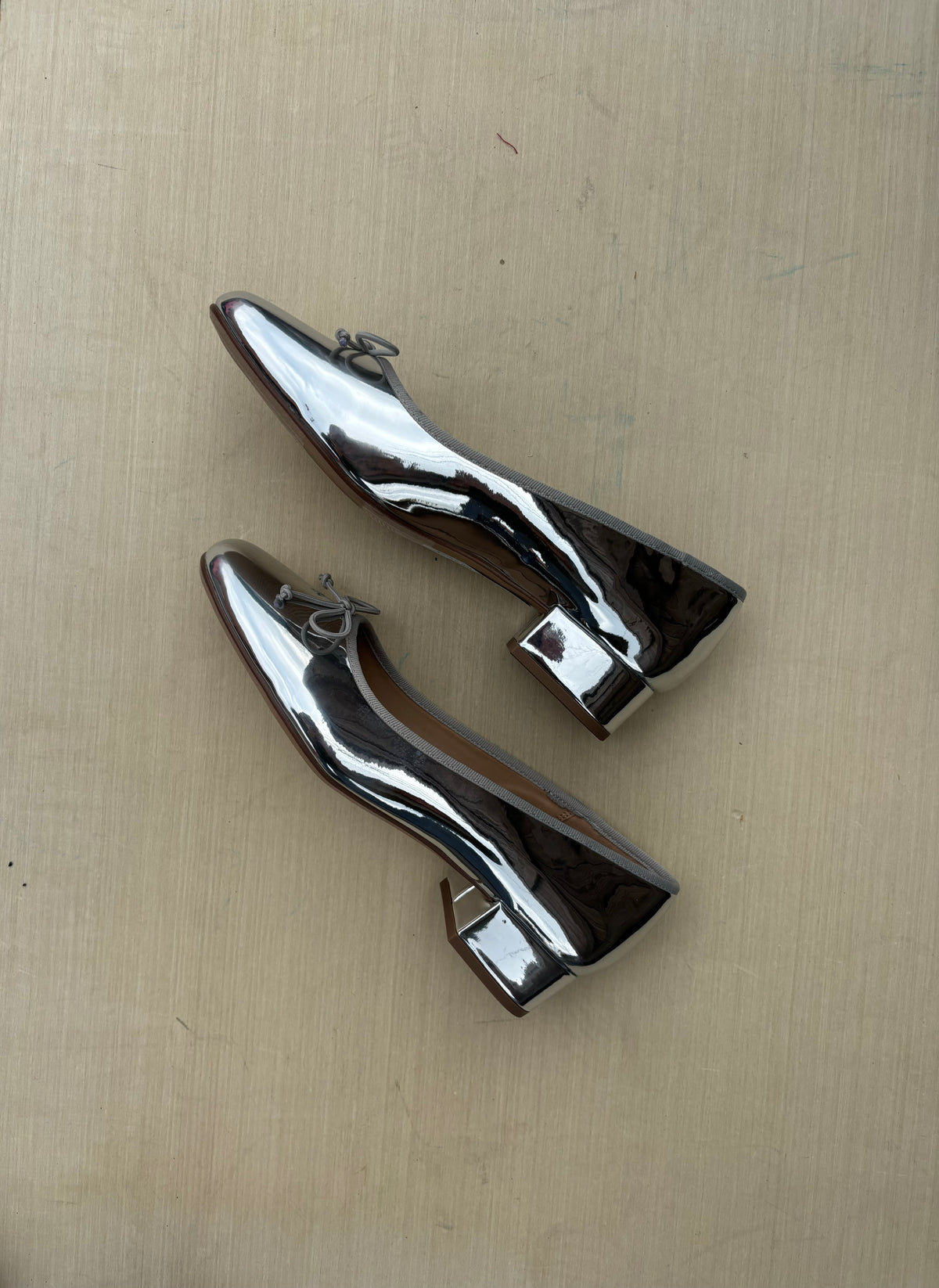 `silver a new day nwt glossy chrome ballet flats, 8