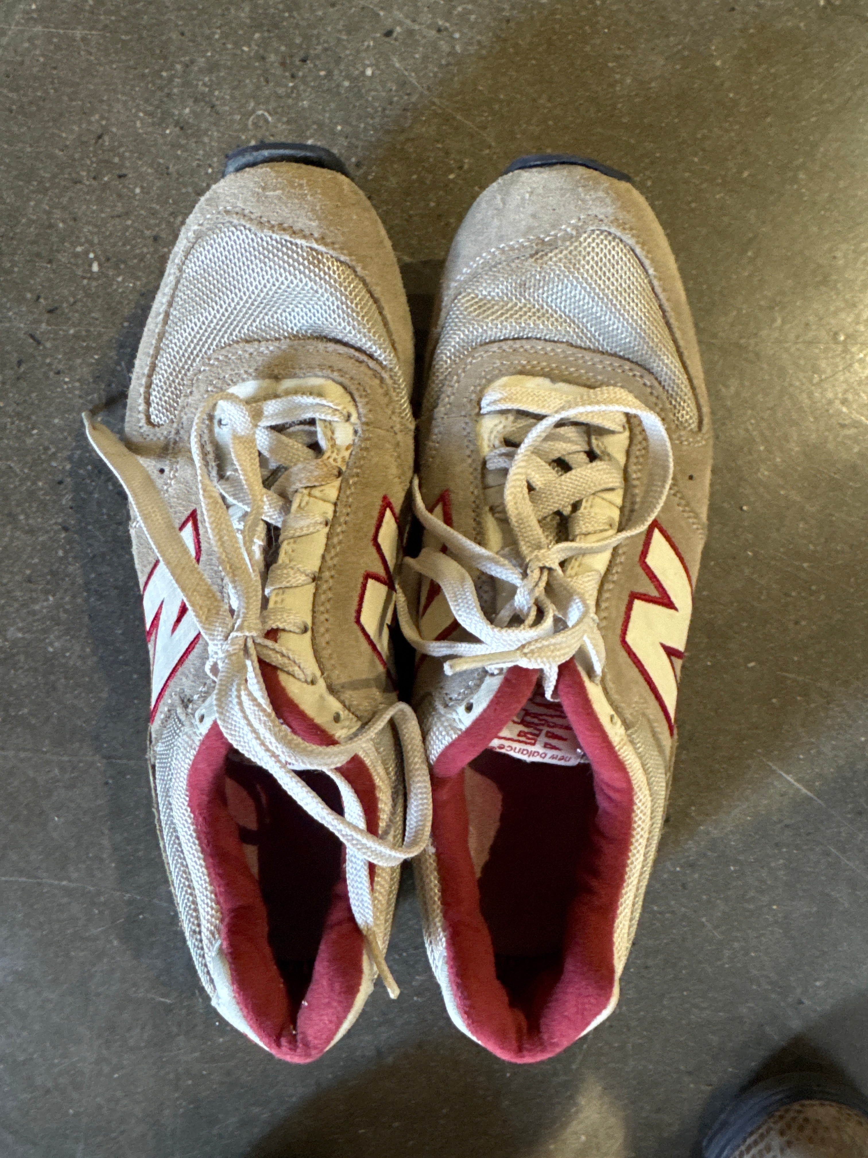 tan red new balace sneakers, 9 women's