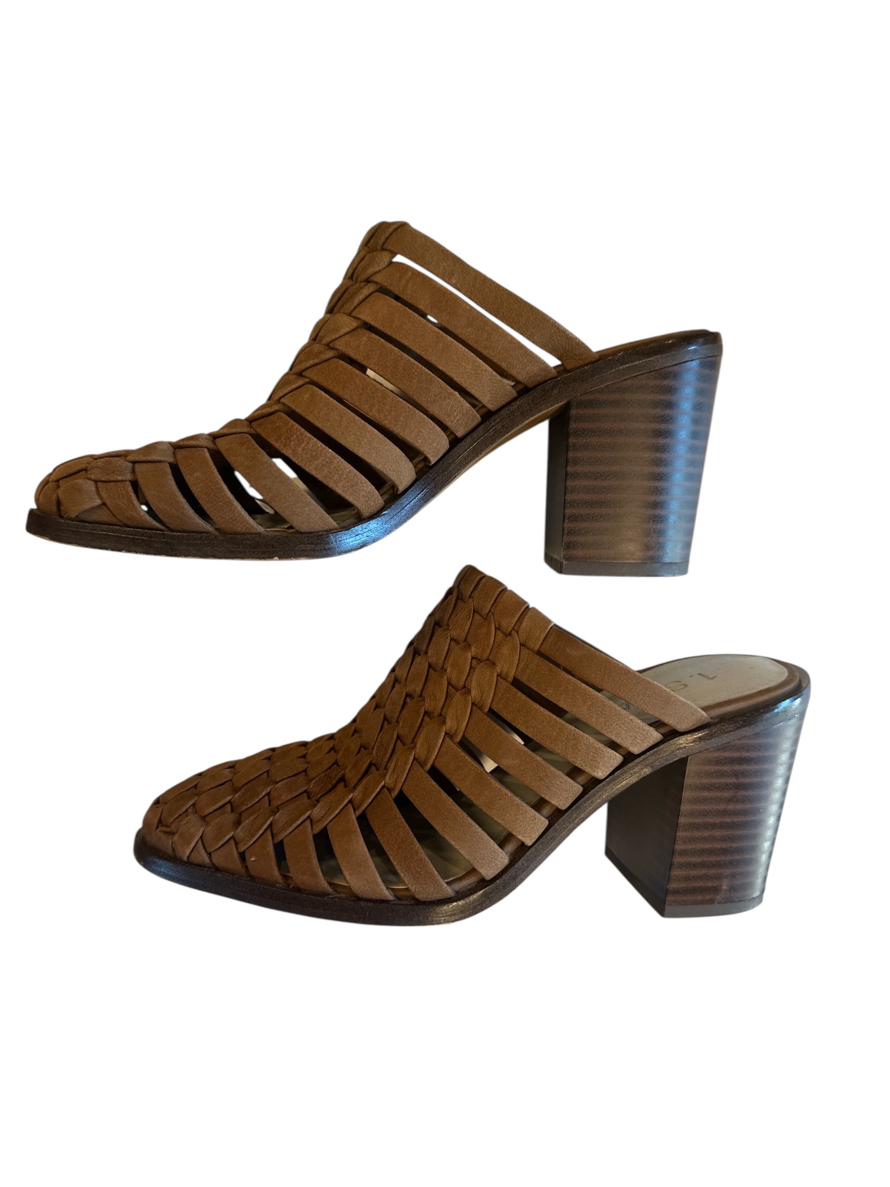 Brown 1 state Woven leather mules, 5.5