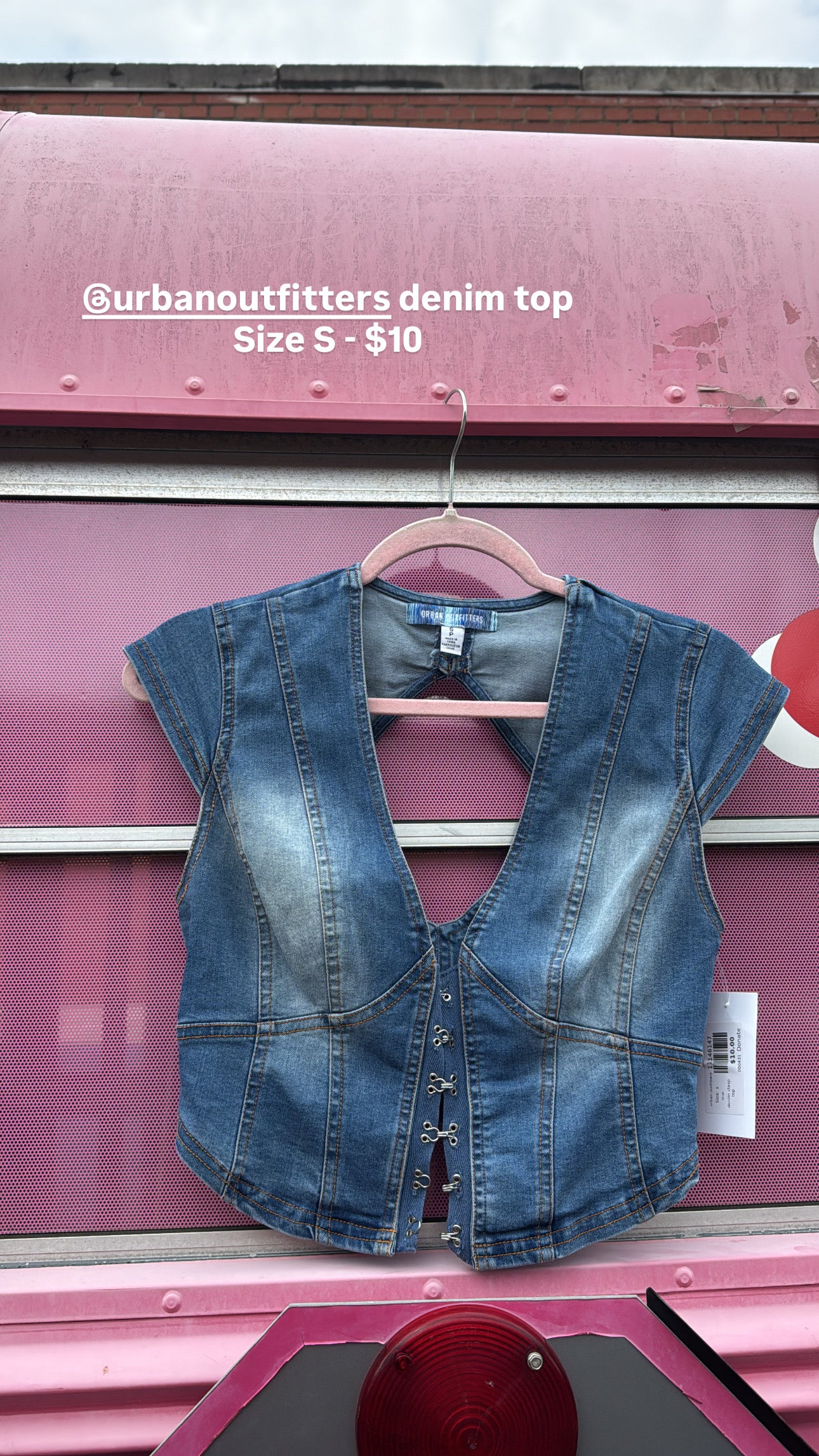blue urban outfitters denim clasp top, s