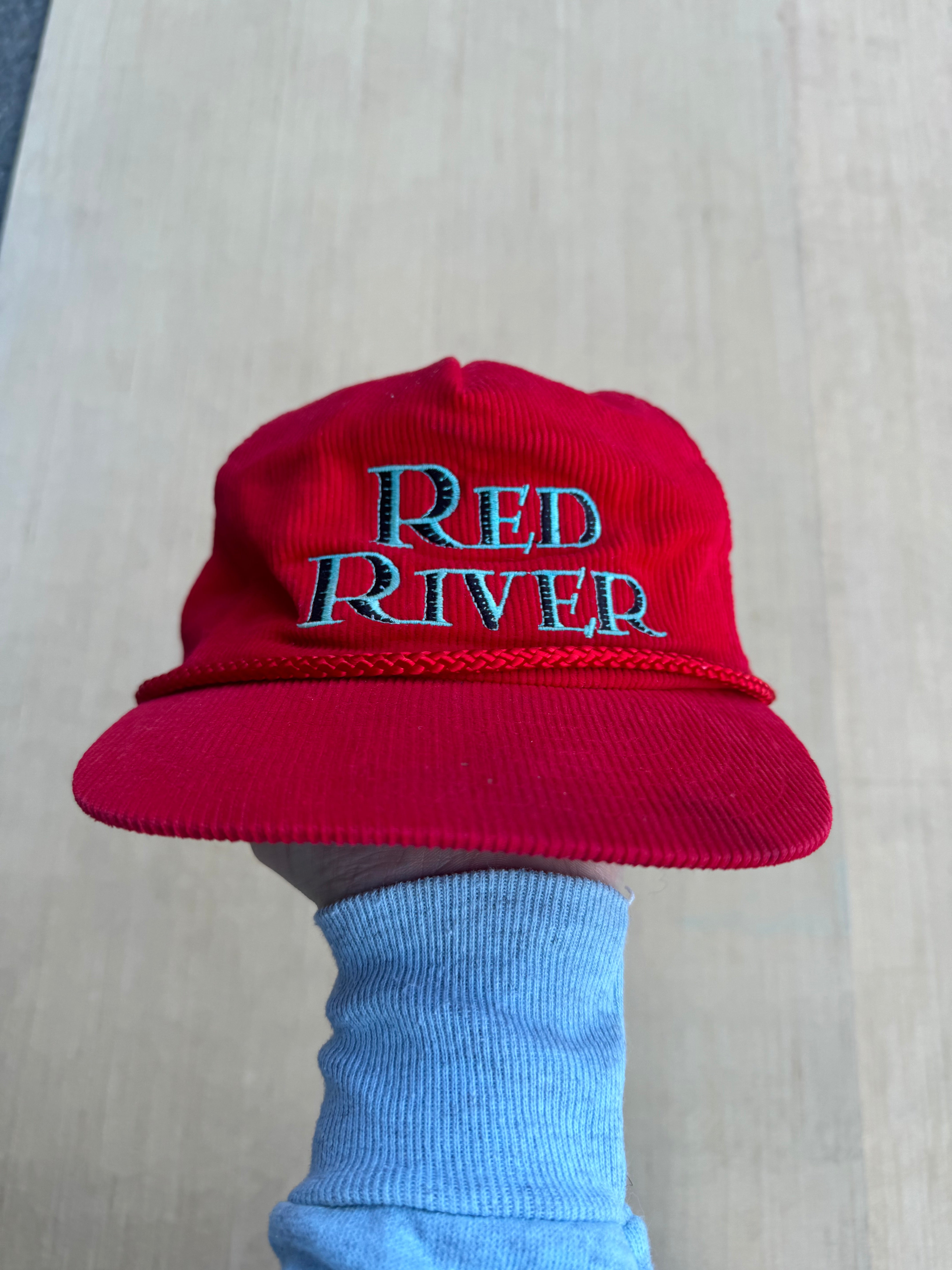 red  vtg red river hat