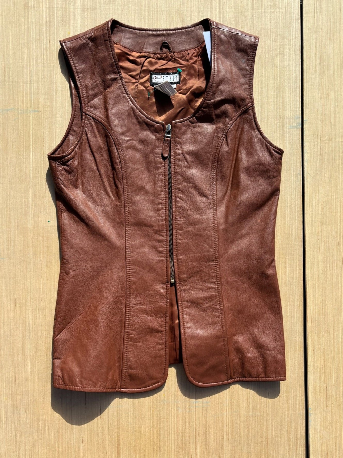 brown e style leather vest vtg, S