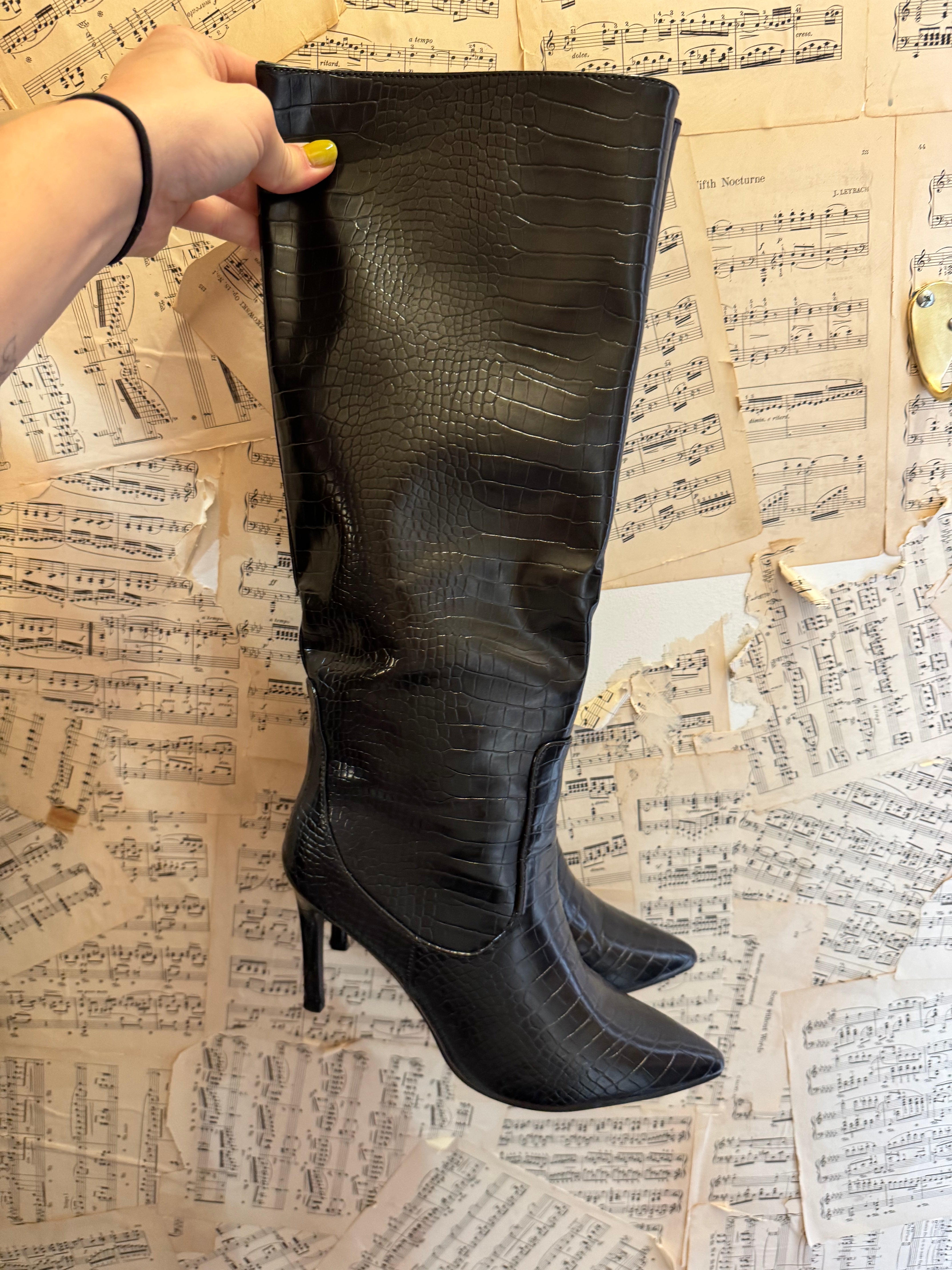 black givana croc heeled boot, 39 (fits like 8.5)