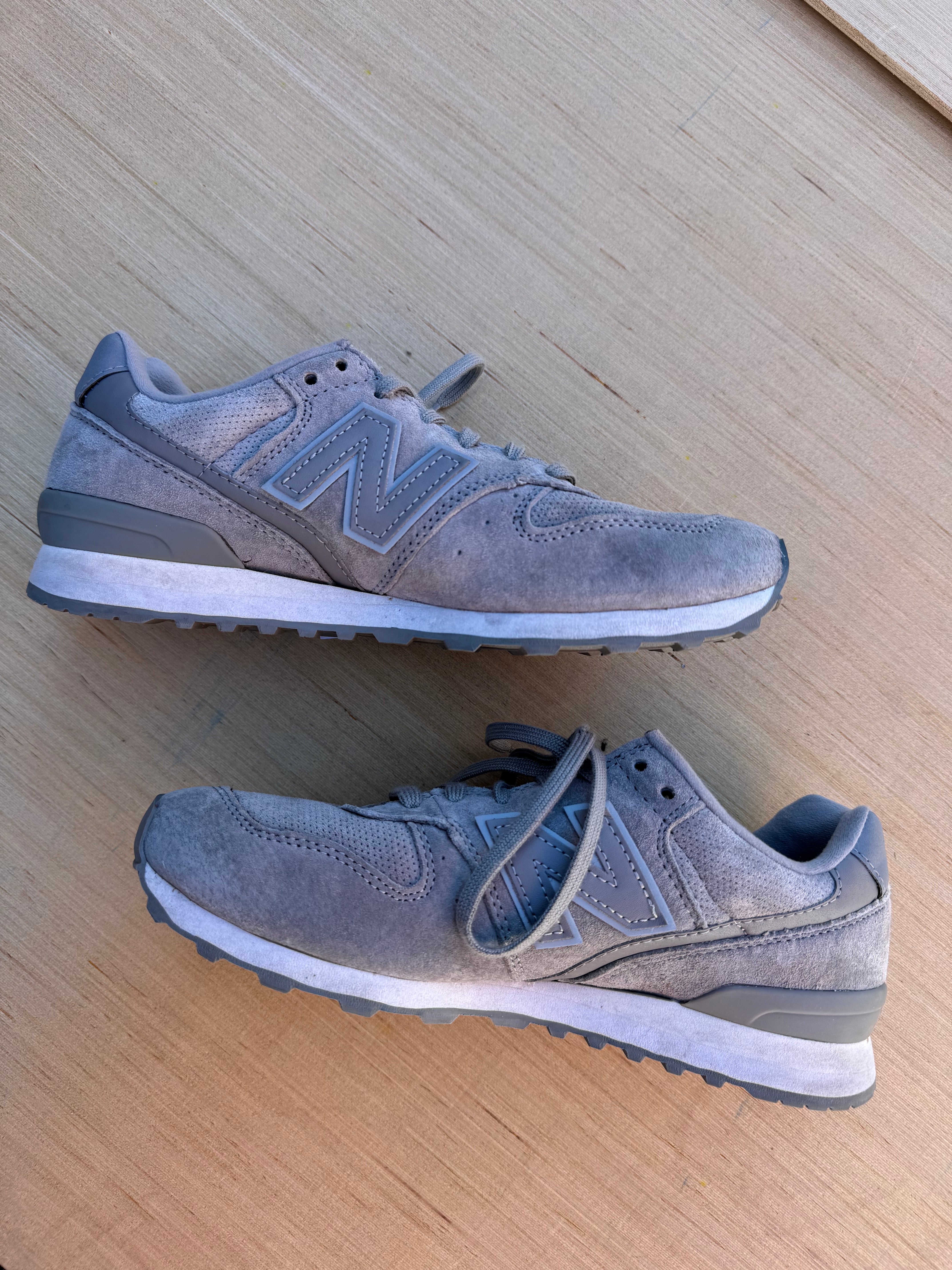 gray new balance sneakers, 7