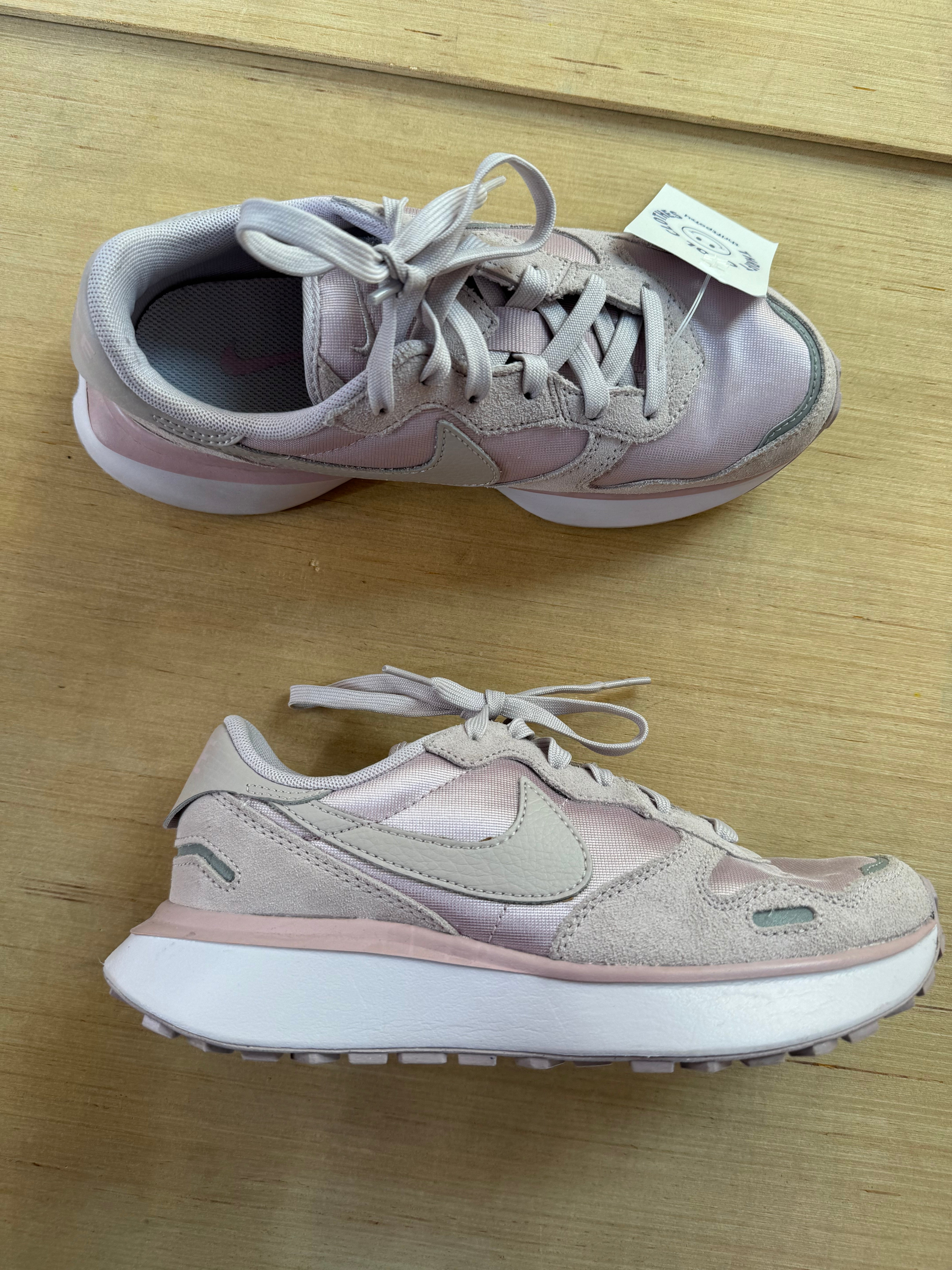 pink nike tennis shoes, 6.5