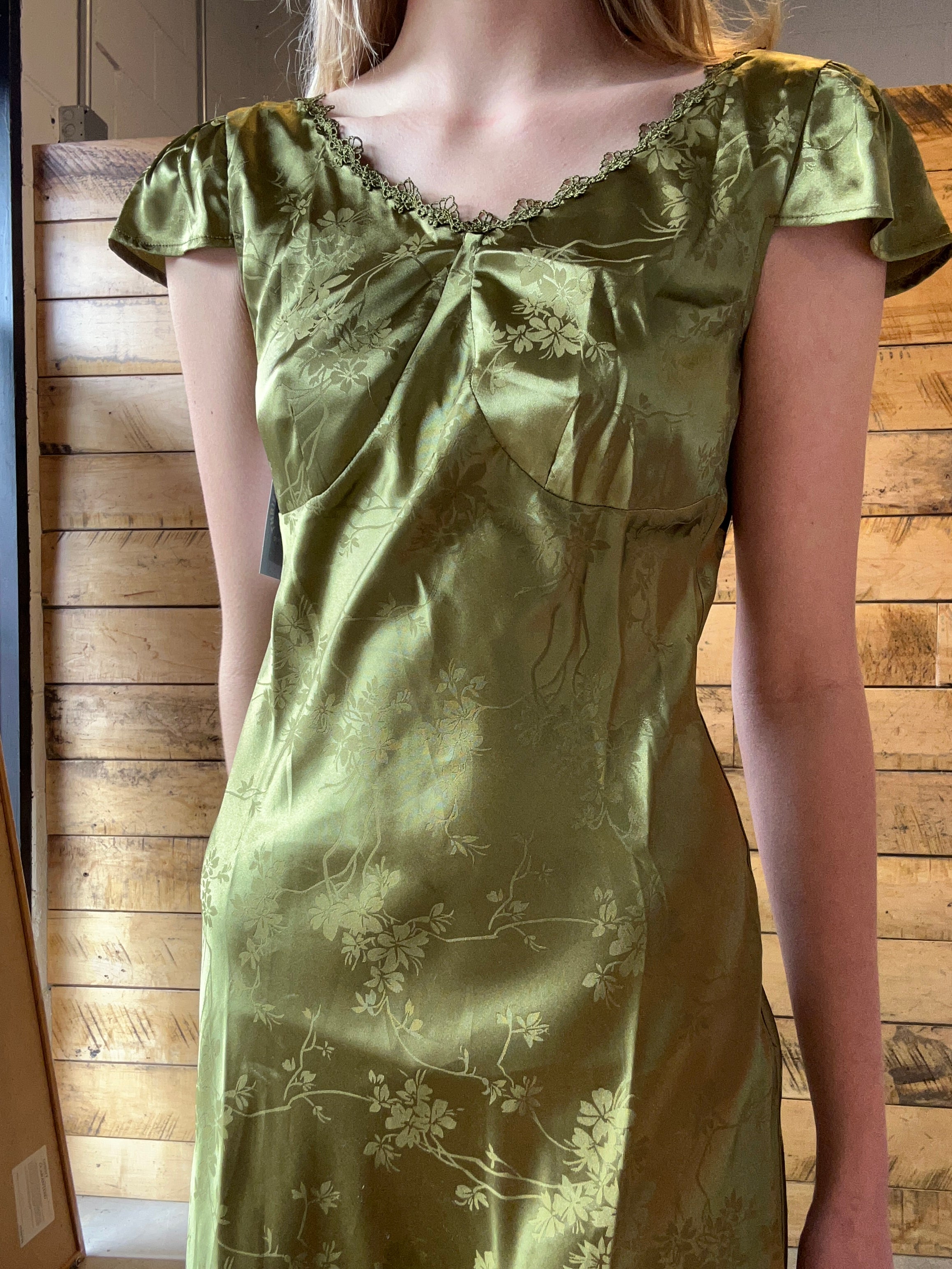 green rihoas satin y floral dress, m