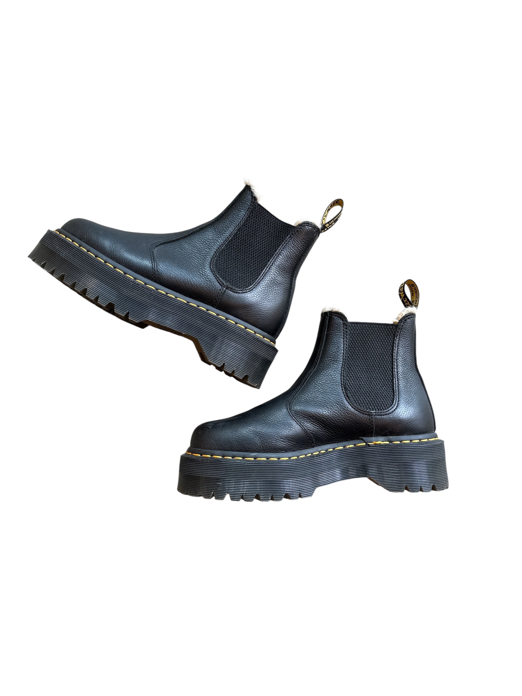Black Doc martens 2976 Fur lined Chelsea boots, 7 womens