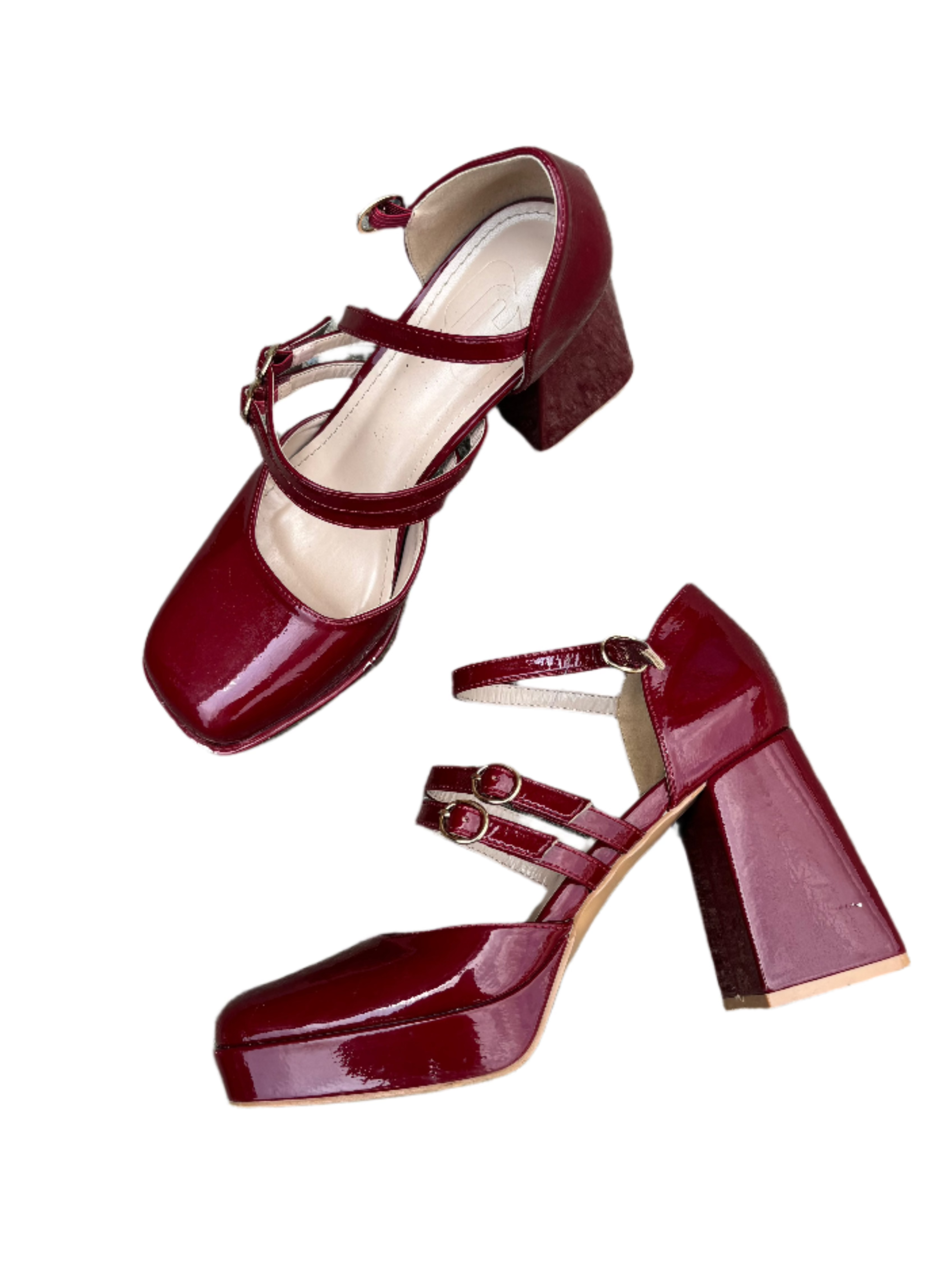 Red C Glossy closed toed heels, 38 (Fits like 7.5)