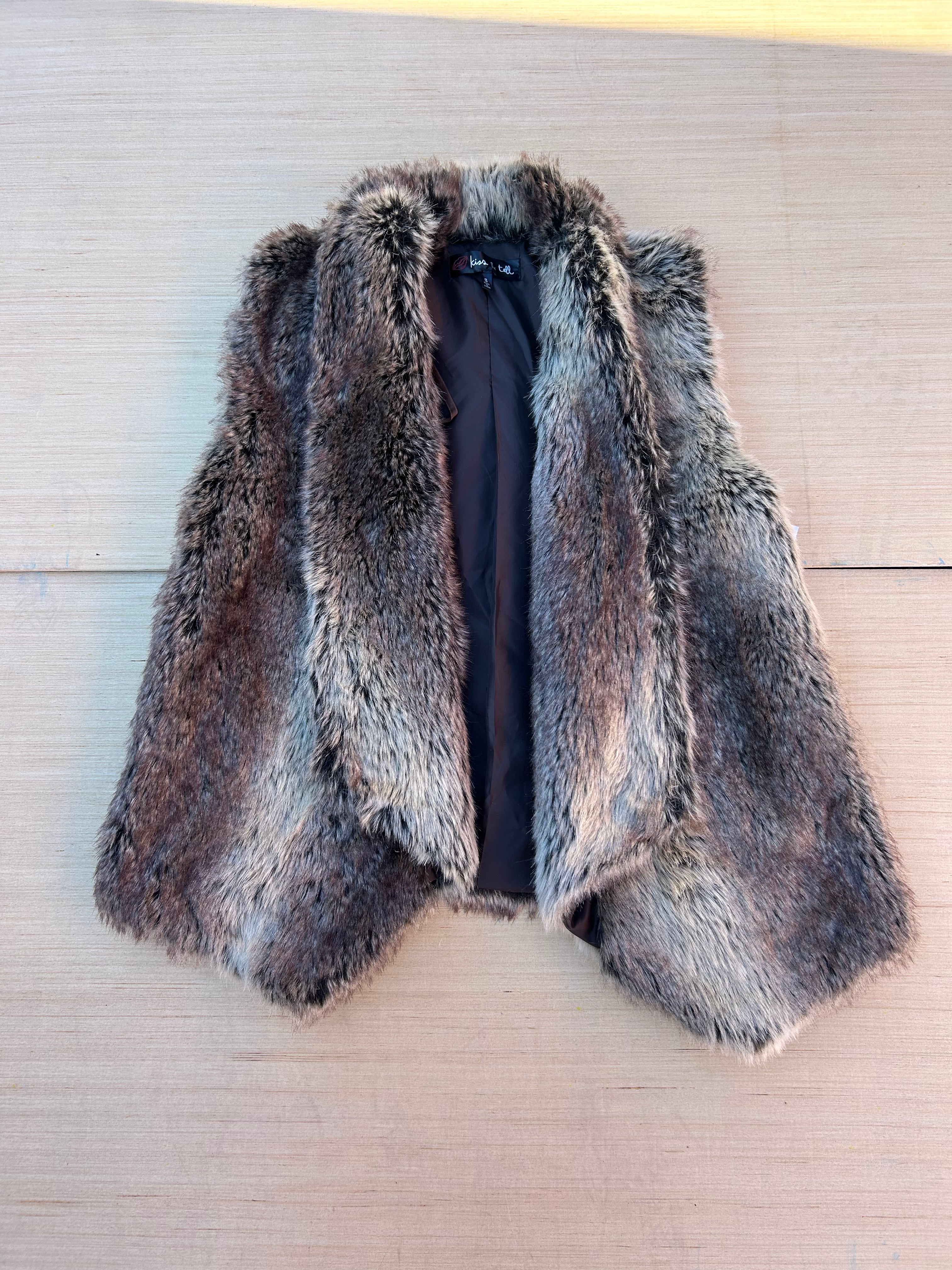 brown kiss & tell faux fur vest, s