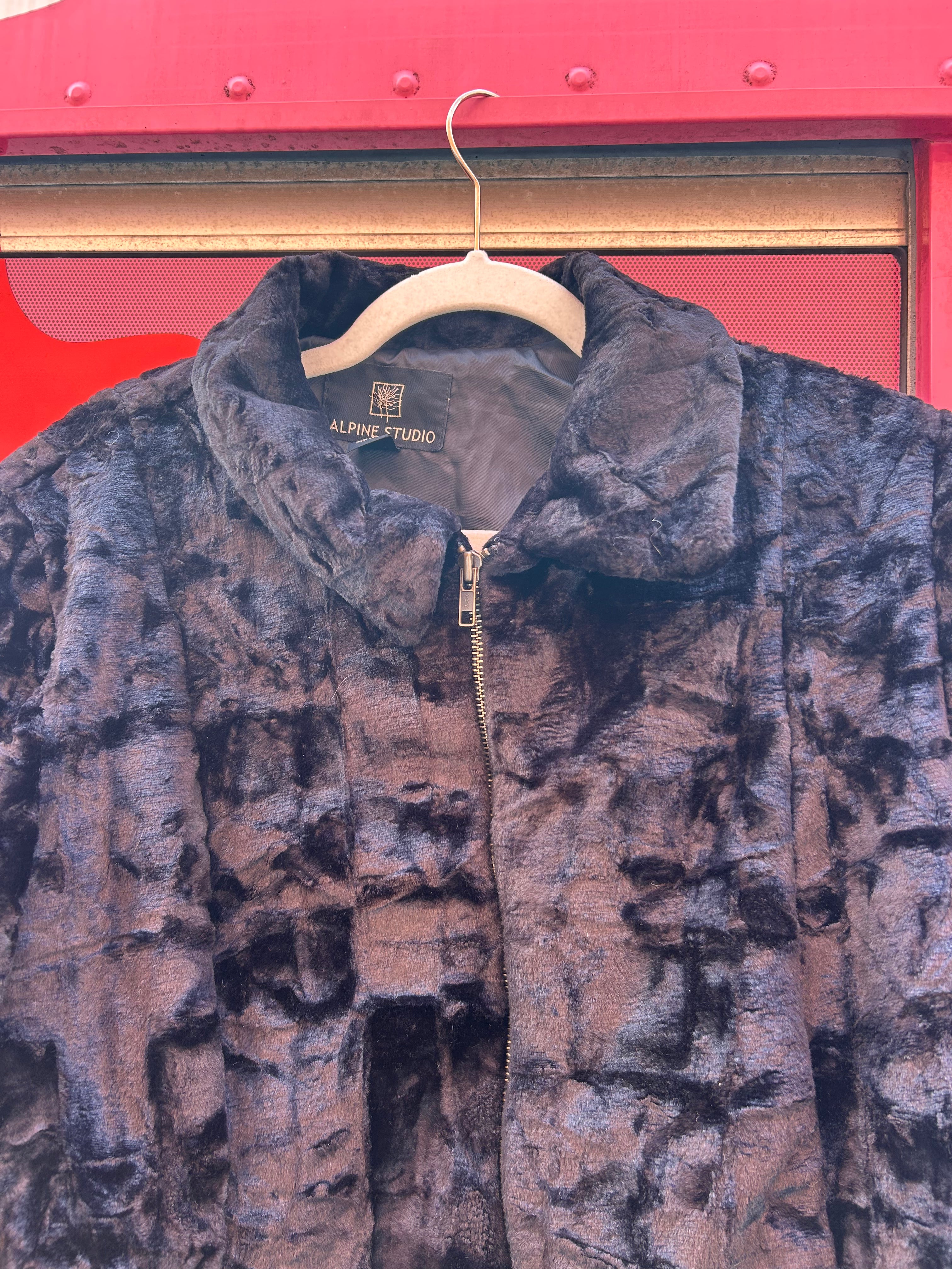 black alpine studio faux fur zip up, xl