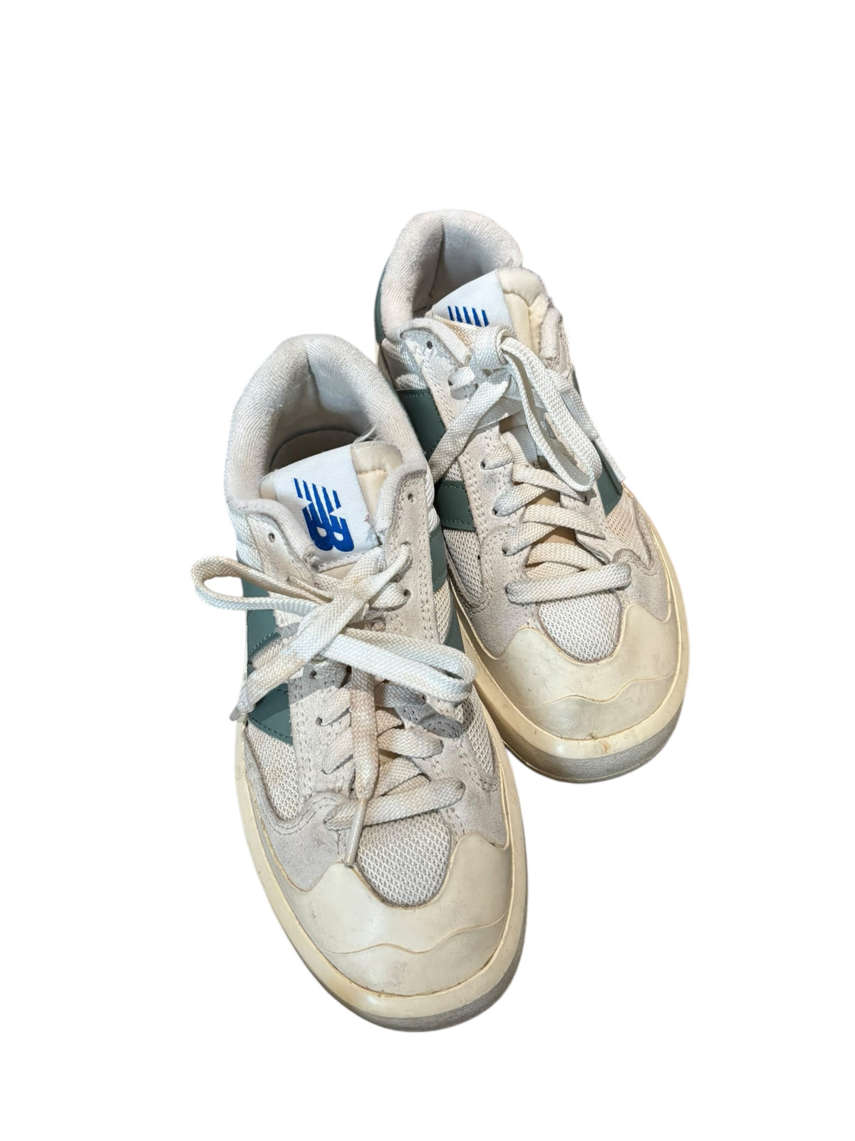 cream/teal new balance Sneakers, 5 M 6.5 W