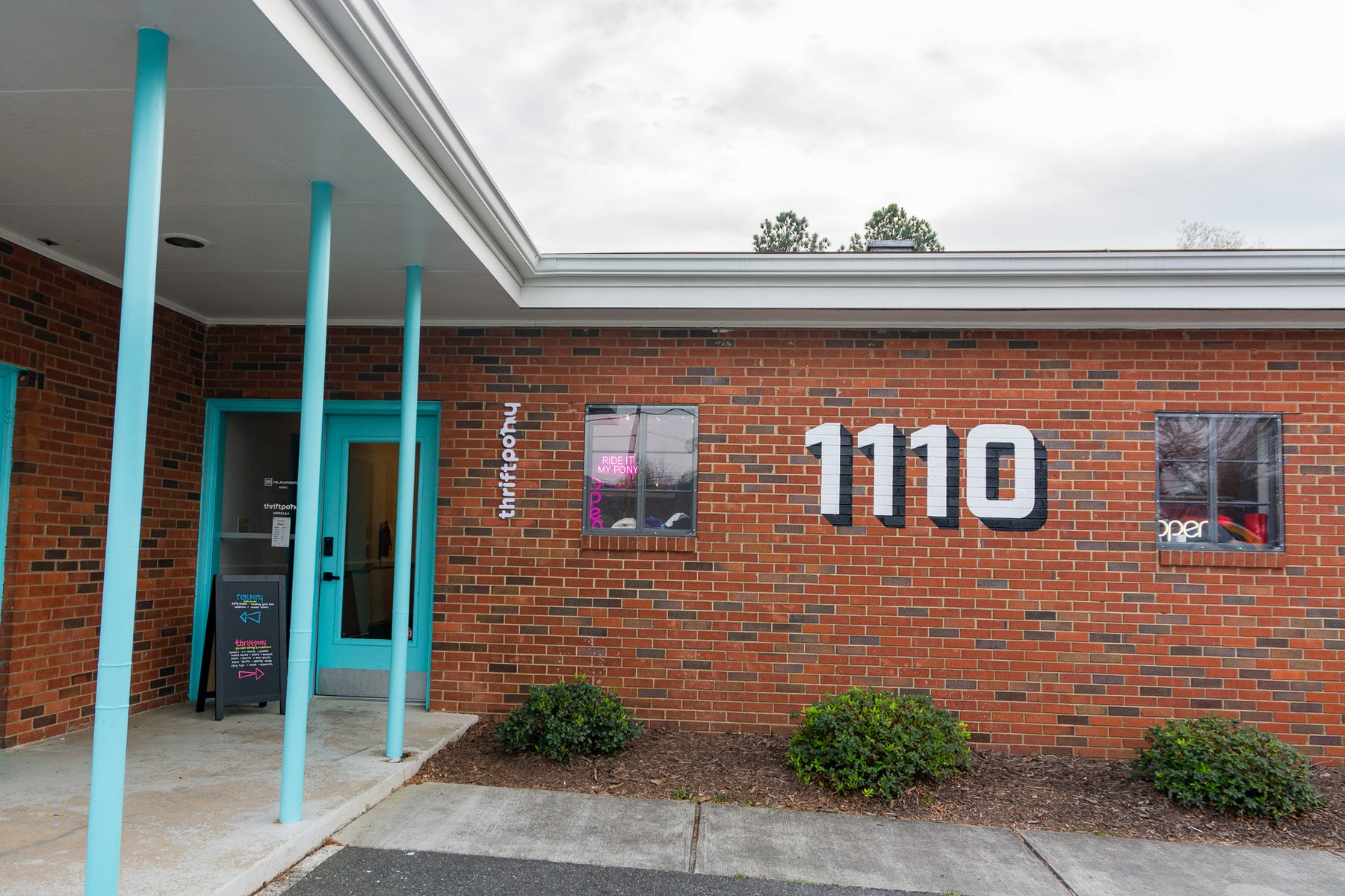 Store Hours & Location