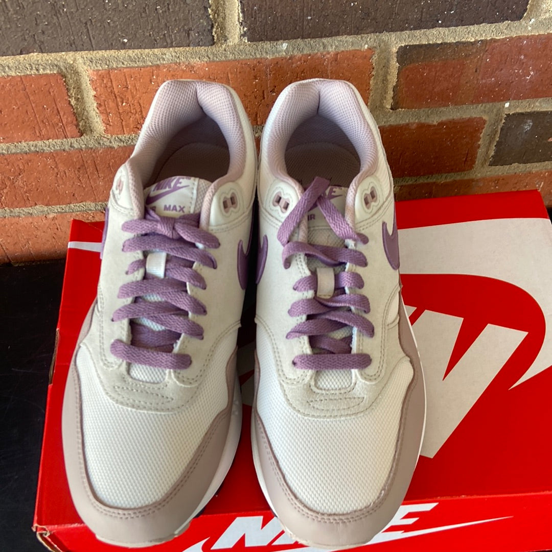 Light Bone Violet Nike Air Max, 9