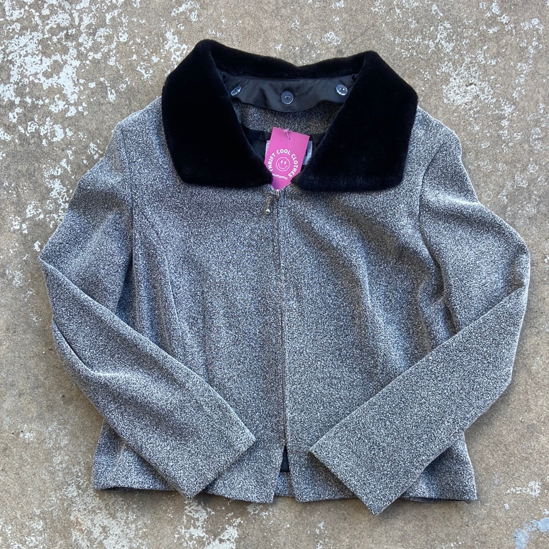 Black white Plaza south Zip up w fur collar, 16