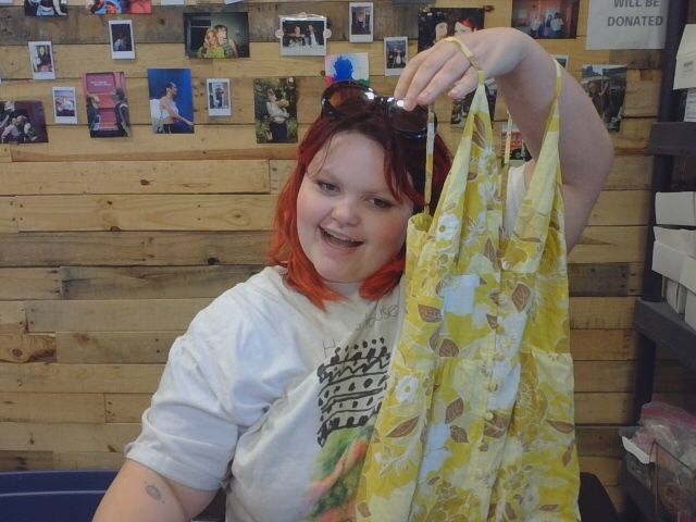 yellow abercrombie floral v neck maxi dress, xs