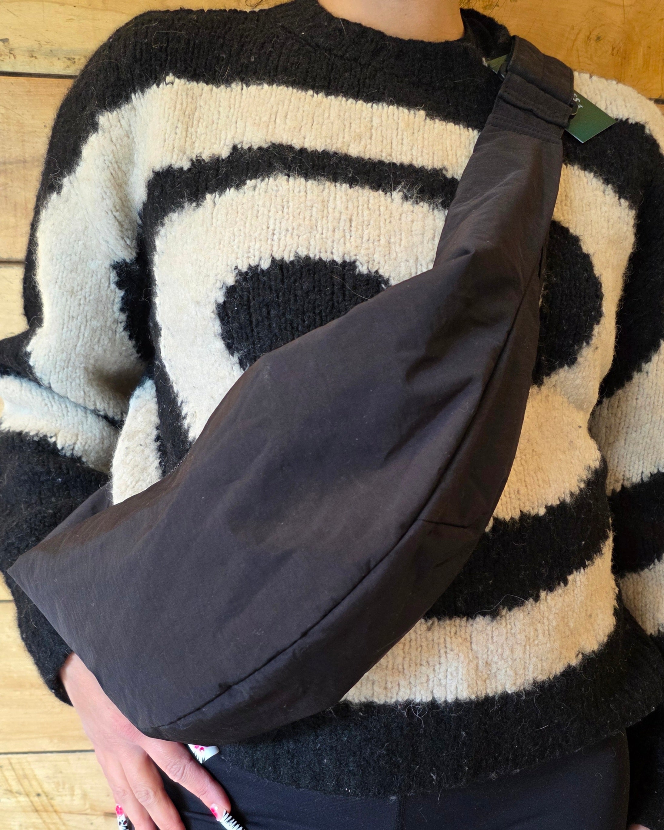 Black Uniqlo fanny pack