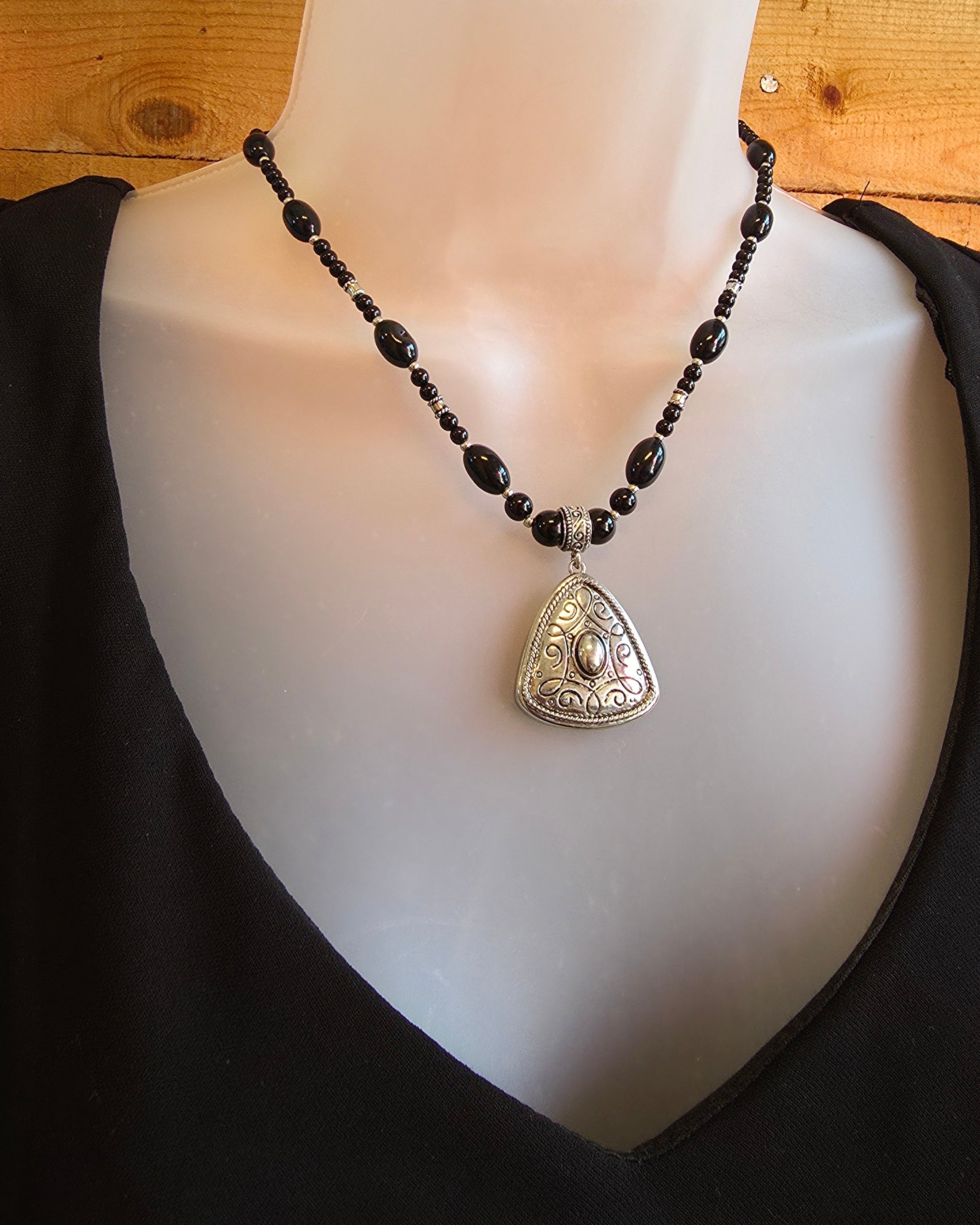Black silver  Pendant beaded necklace