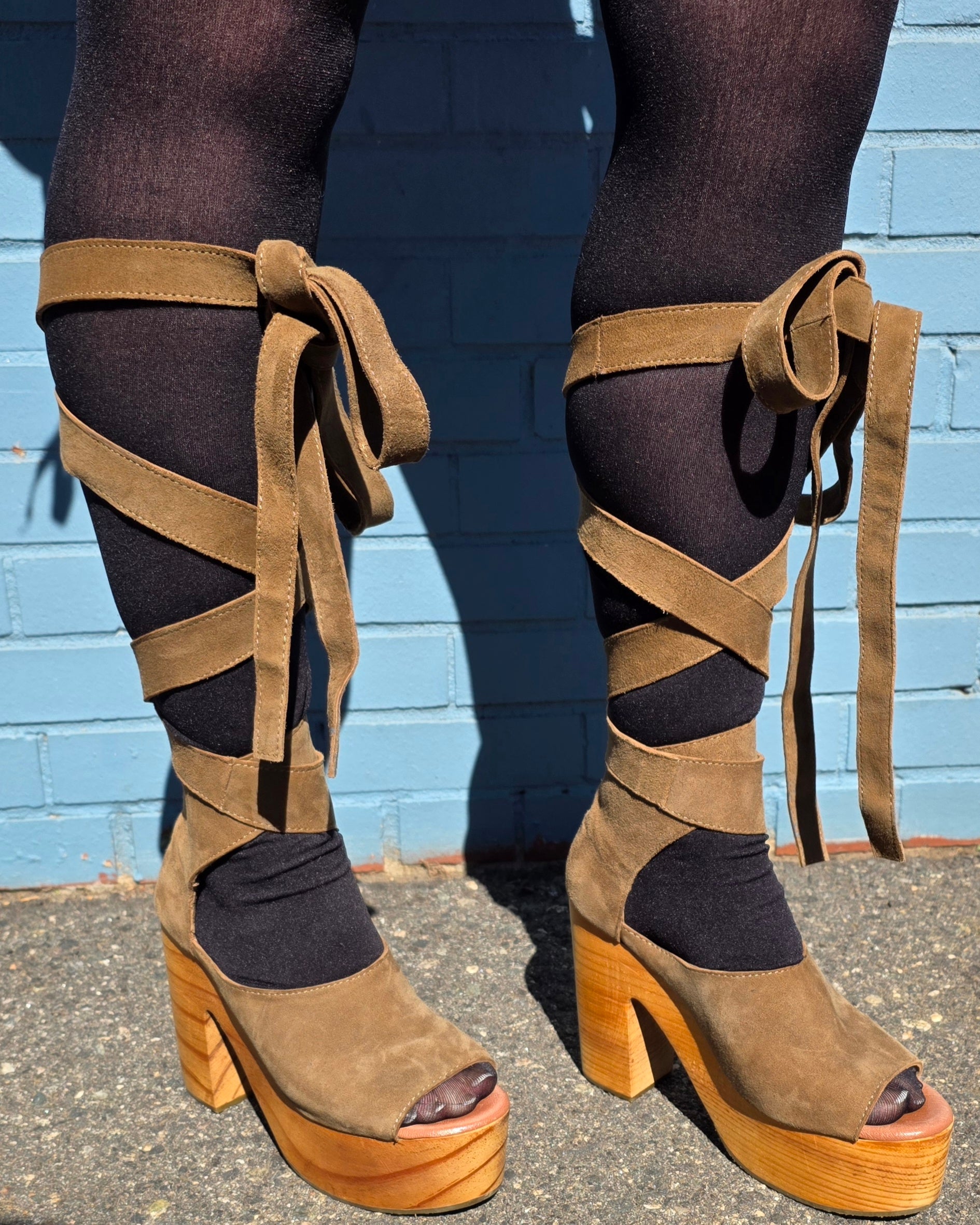 tan Free people suede wrap clogs, 38